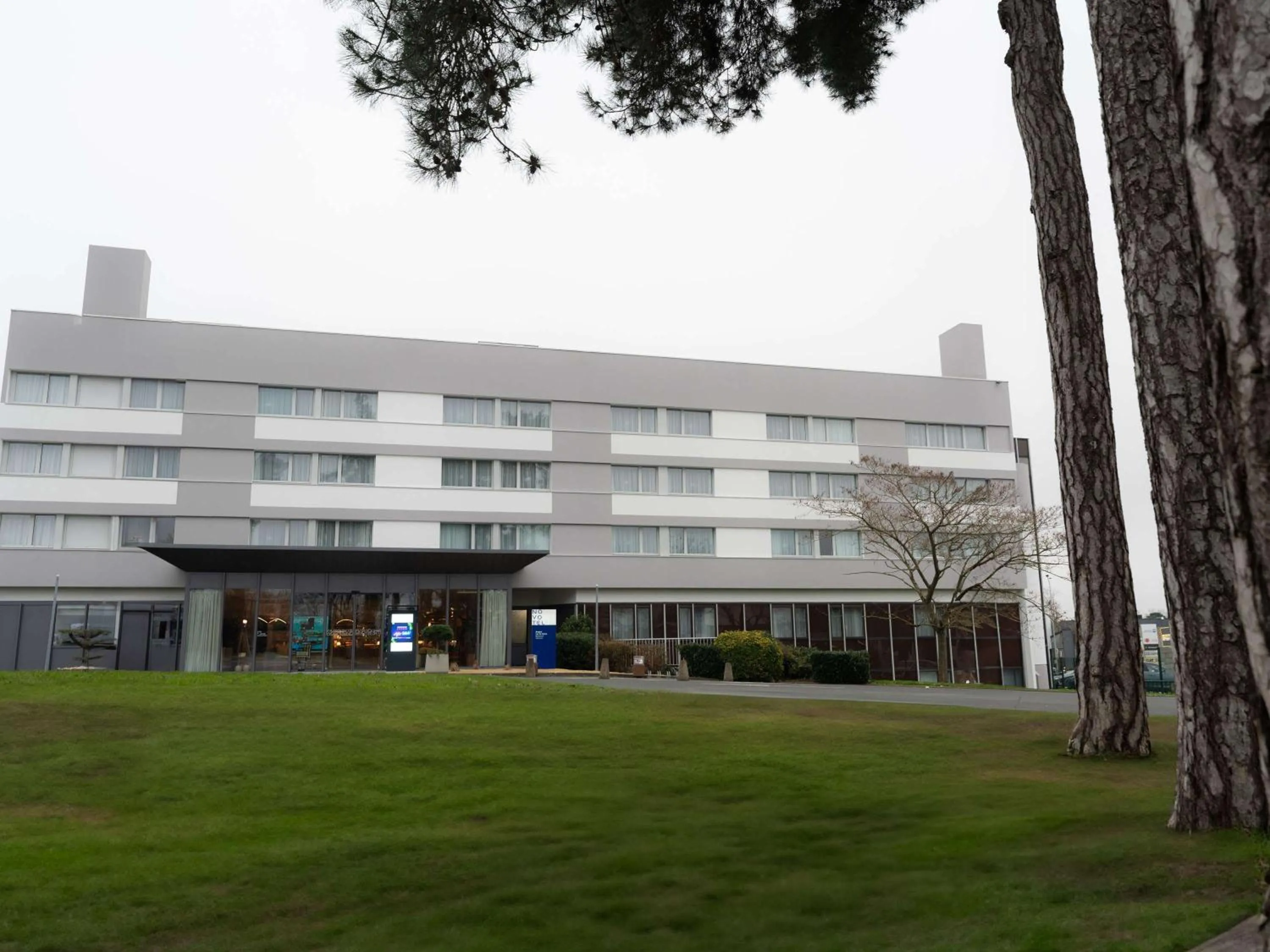Property building in Hotel Mercure Angers Lac De Maine
