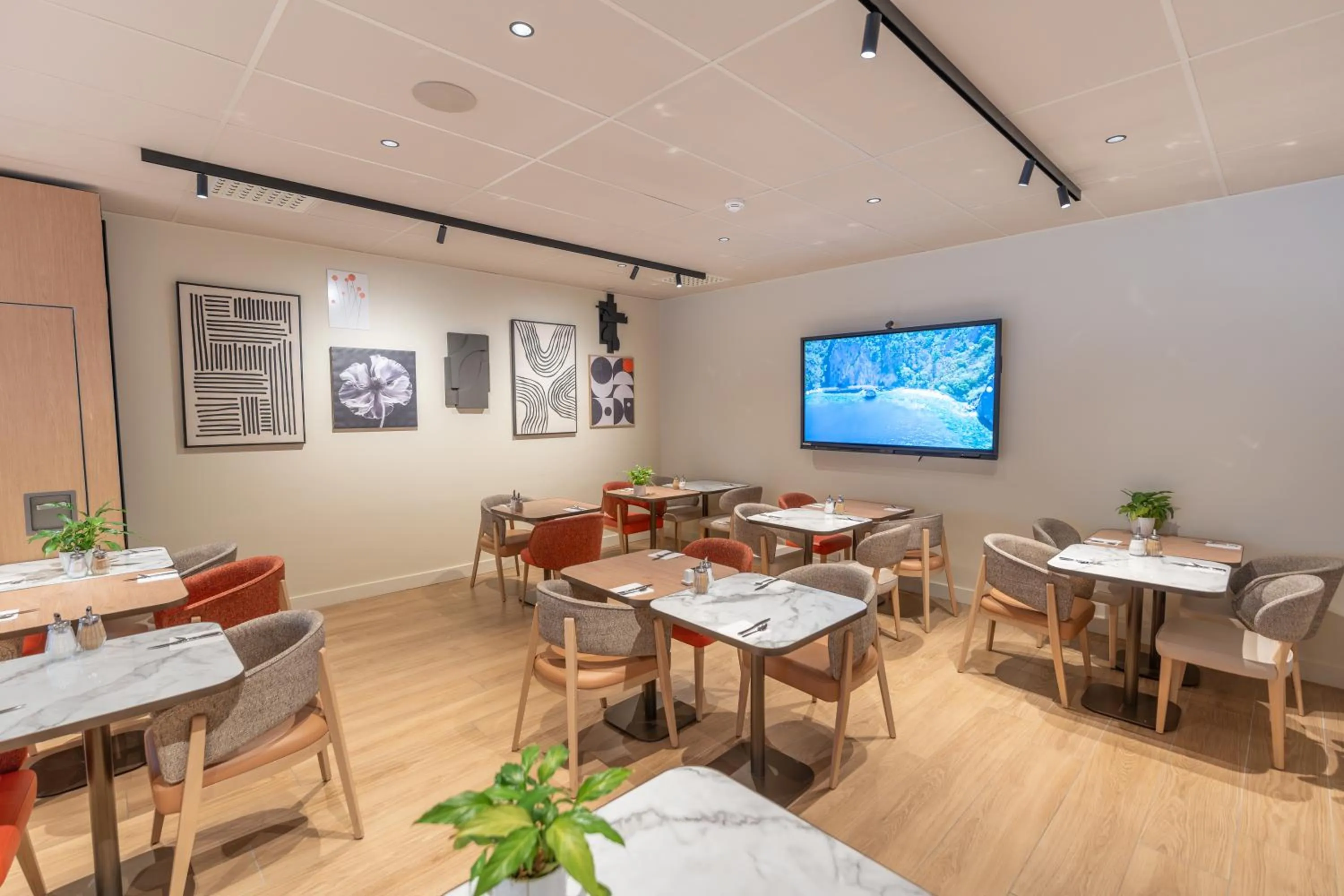 Breakfast in Novotel Angers Lac de Maine