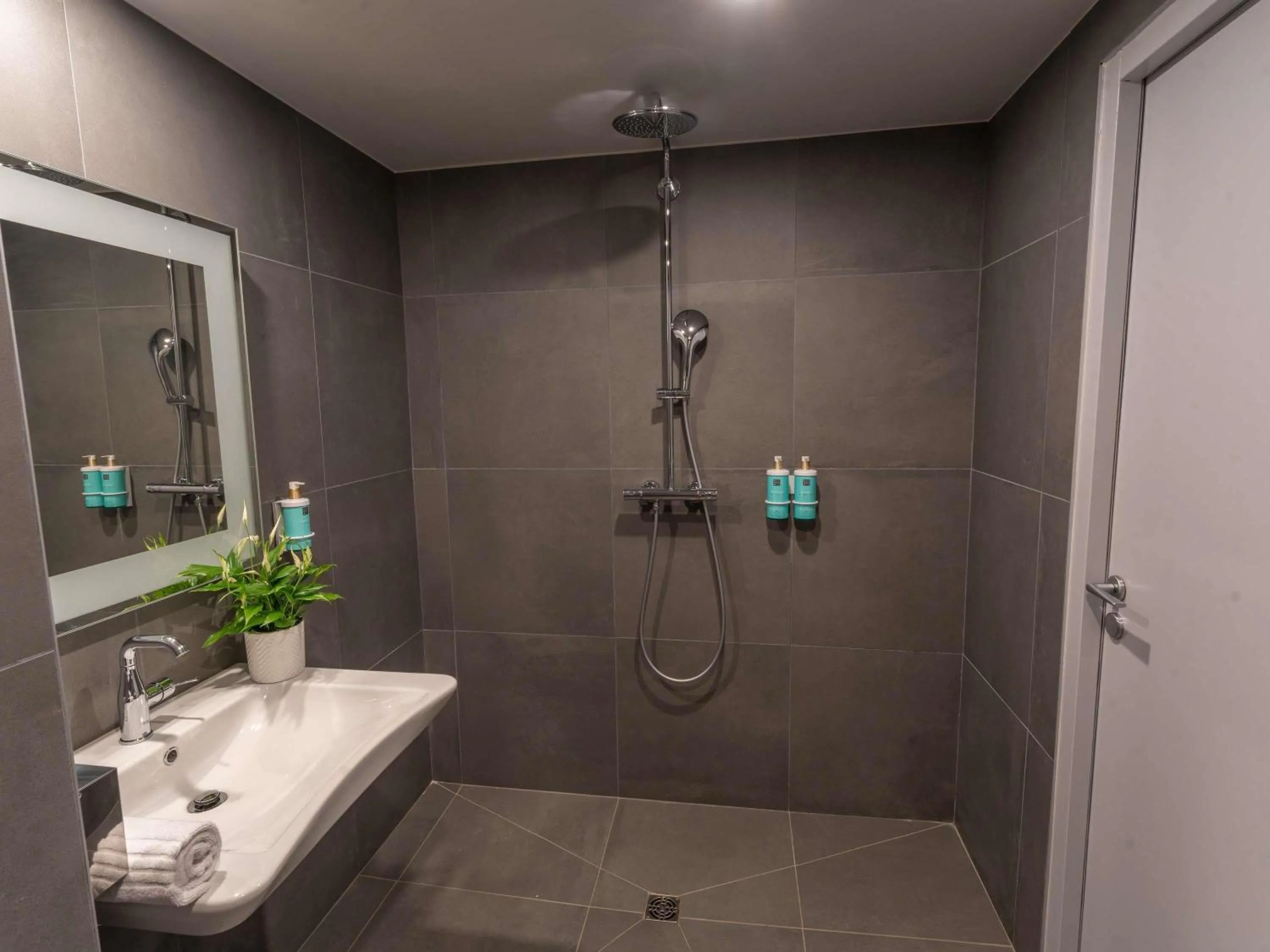 Bedroom in Novotel Angers Lac de Maine