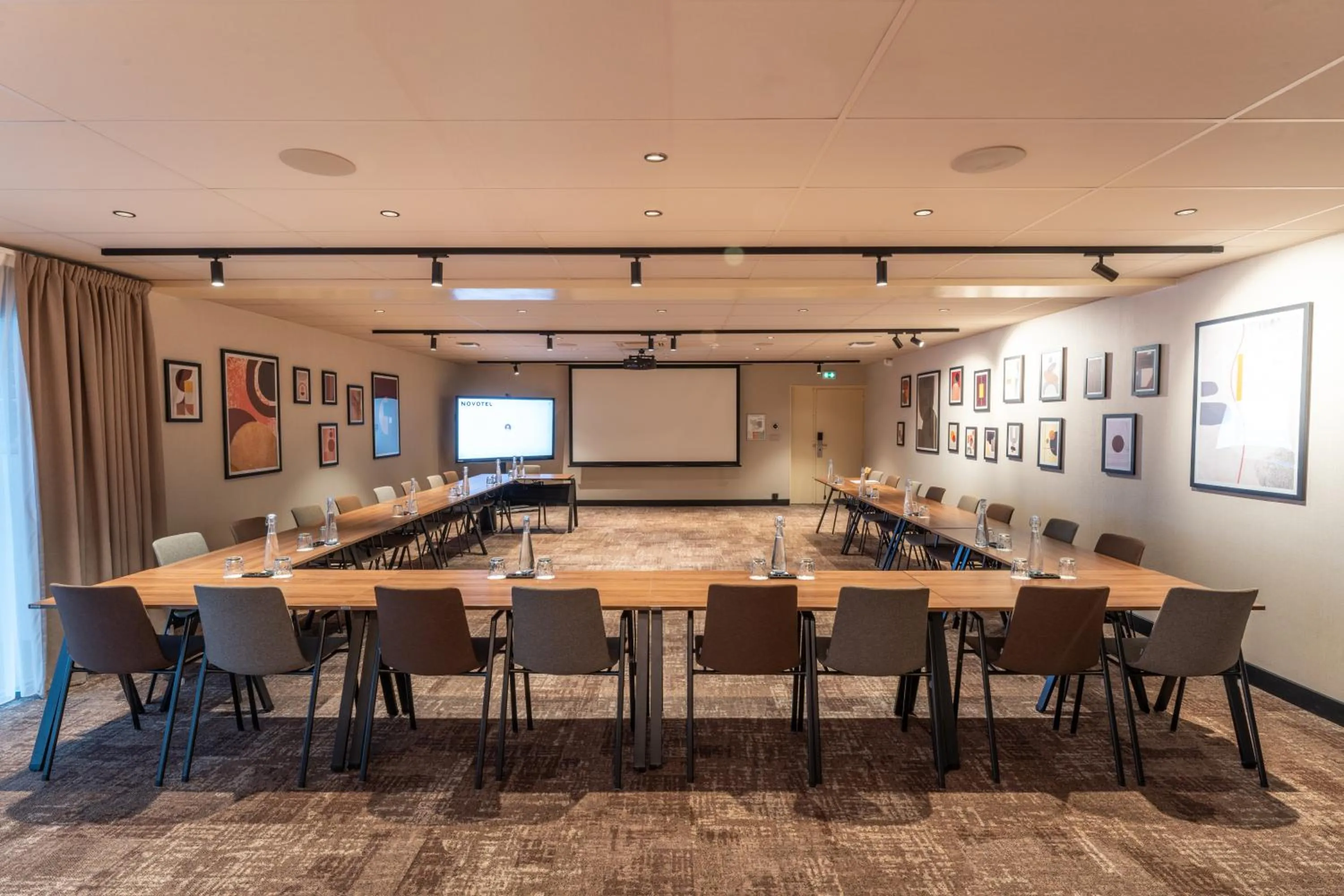 Meeting/conference room in Novotel Angers Lac de Maine