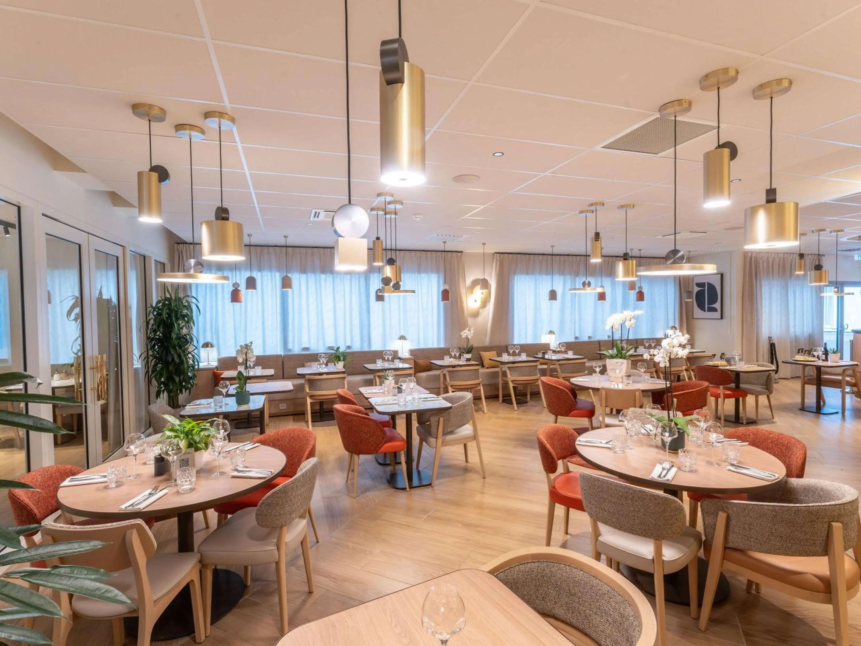 Restaurant/places to eat in Hotel Mercure Angers Lac De Maine
