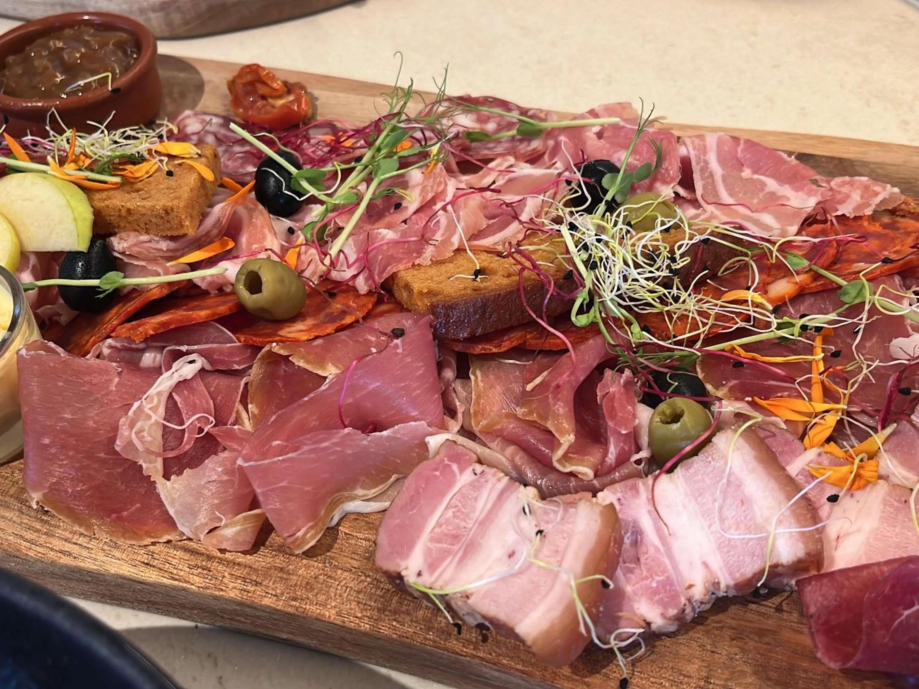 Restaurant/places to eat in Novotel Angers Lac de Maine