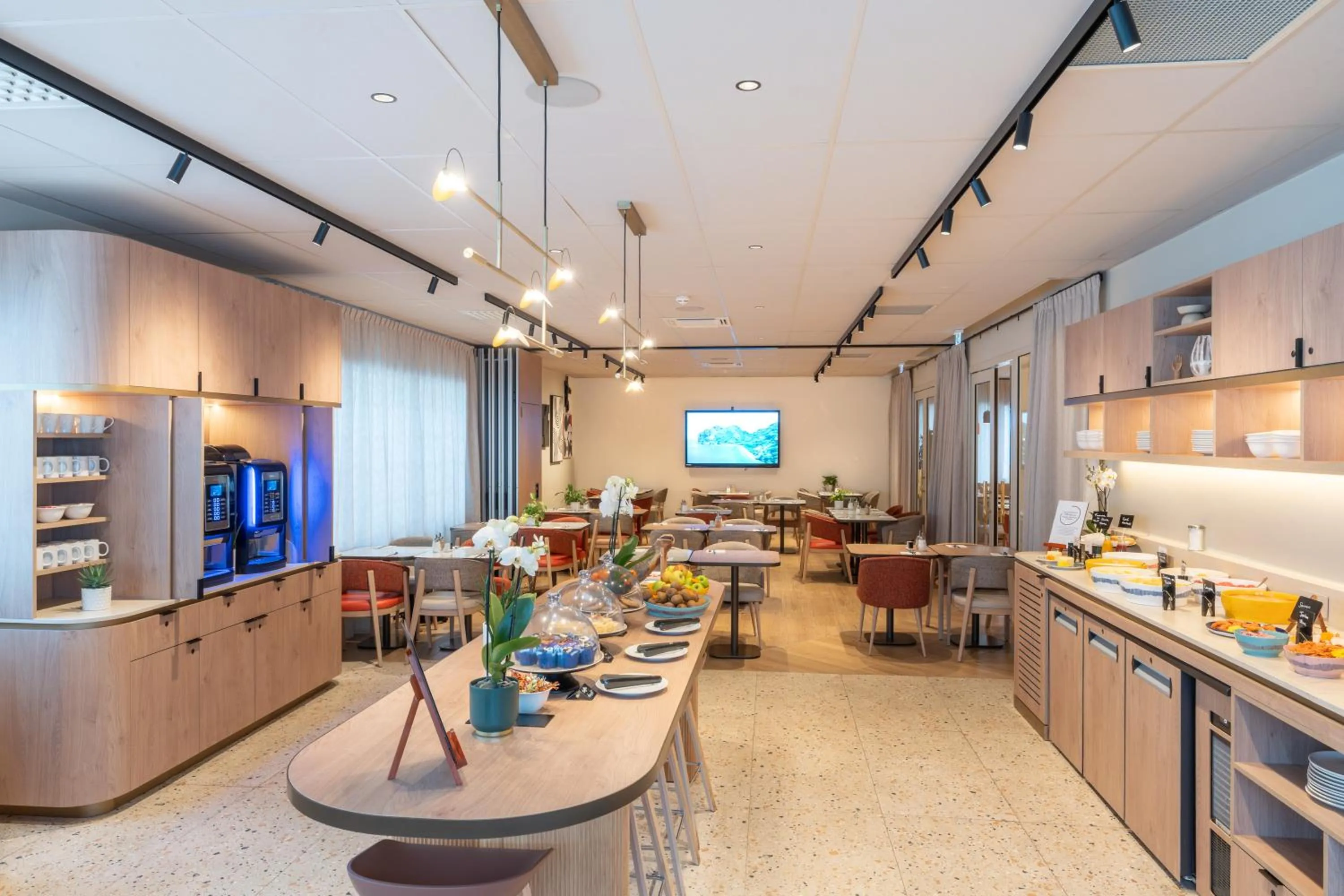 Food and drinks in Novotel Angers Lac de Maine