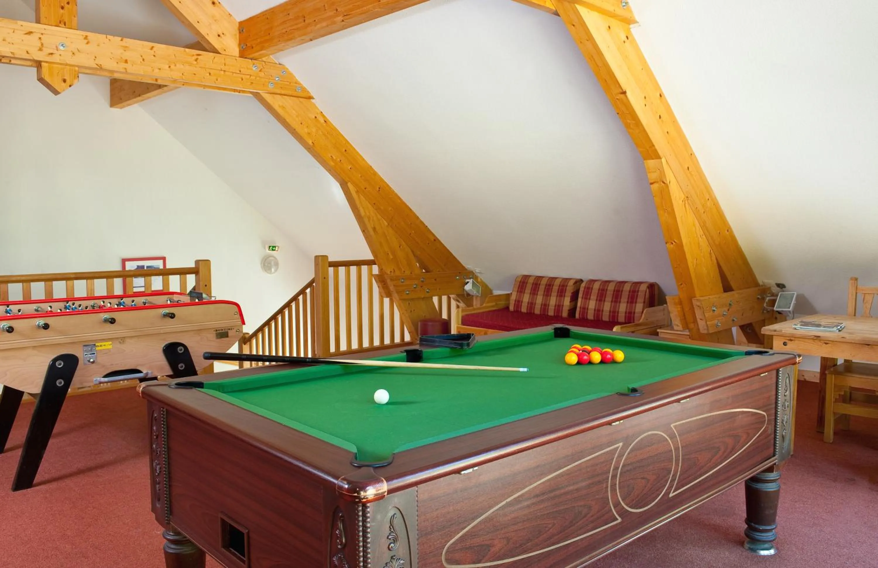 Billiard in Madame Vacances Les Chalets Du Berger
