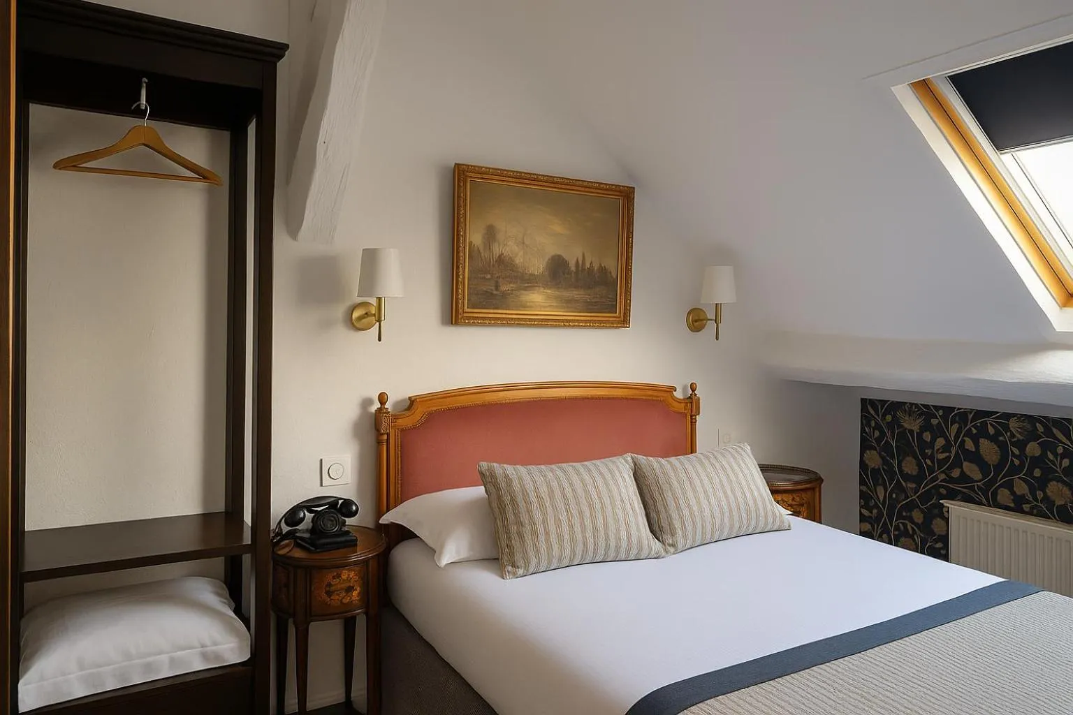 Bedroom, Bed in Hotel Dandy Rouen centre