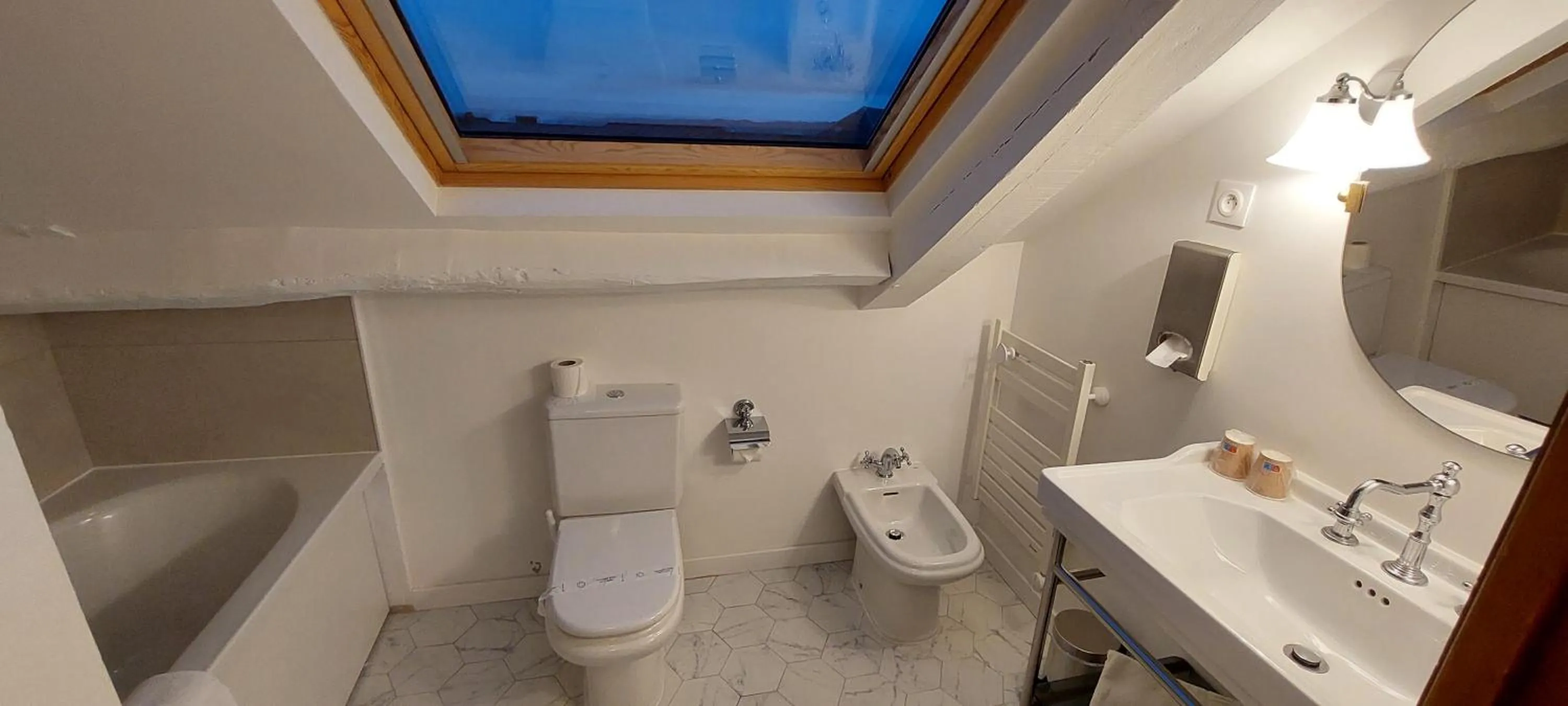 Bathroom in Hotel Dandy Rouen centre