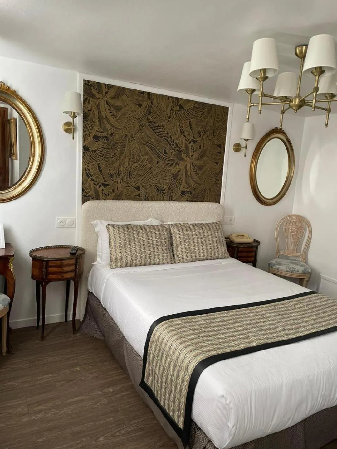 Bedroom, Bed in Hotel Dandy Rouen centre