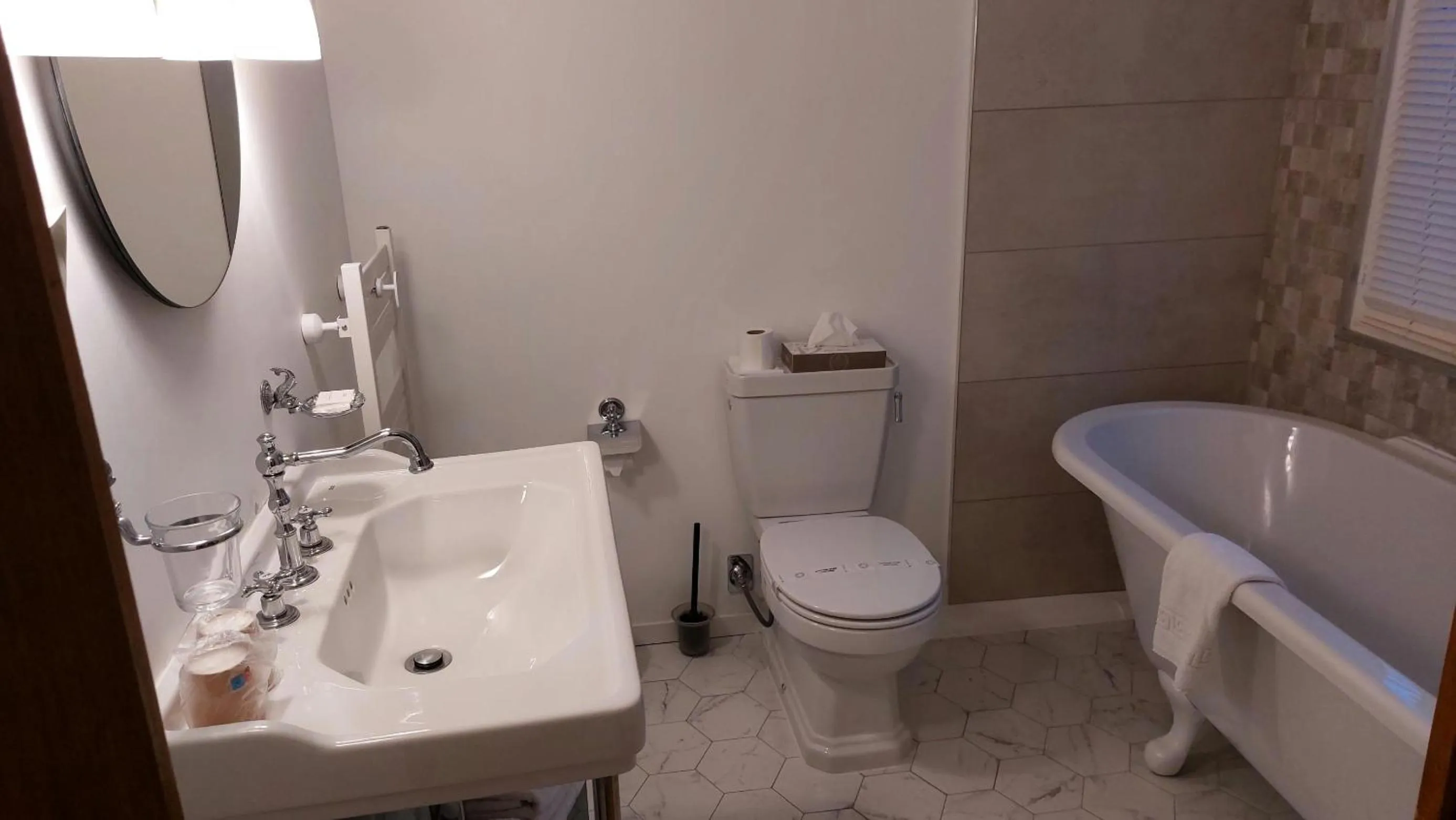 Bathroom in Hotel Dandy Rouen centre