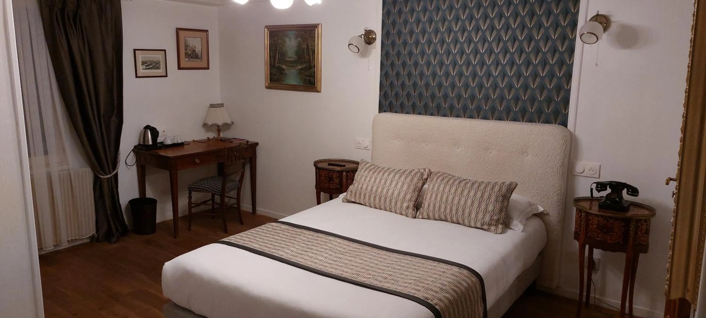 Bedroom, Bed in Hotel Dandy Rouen centre