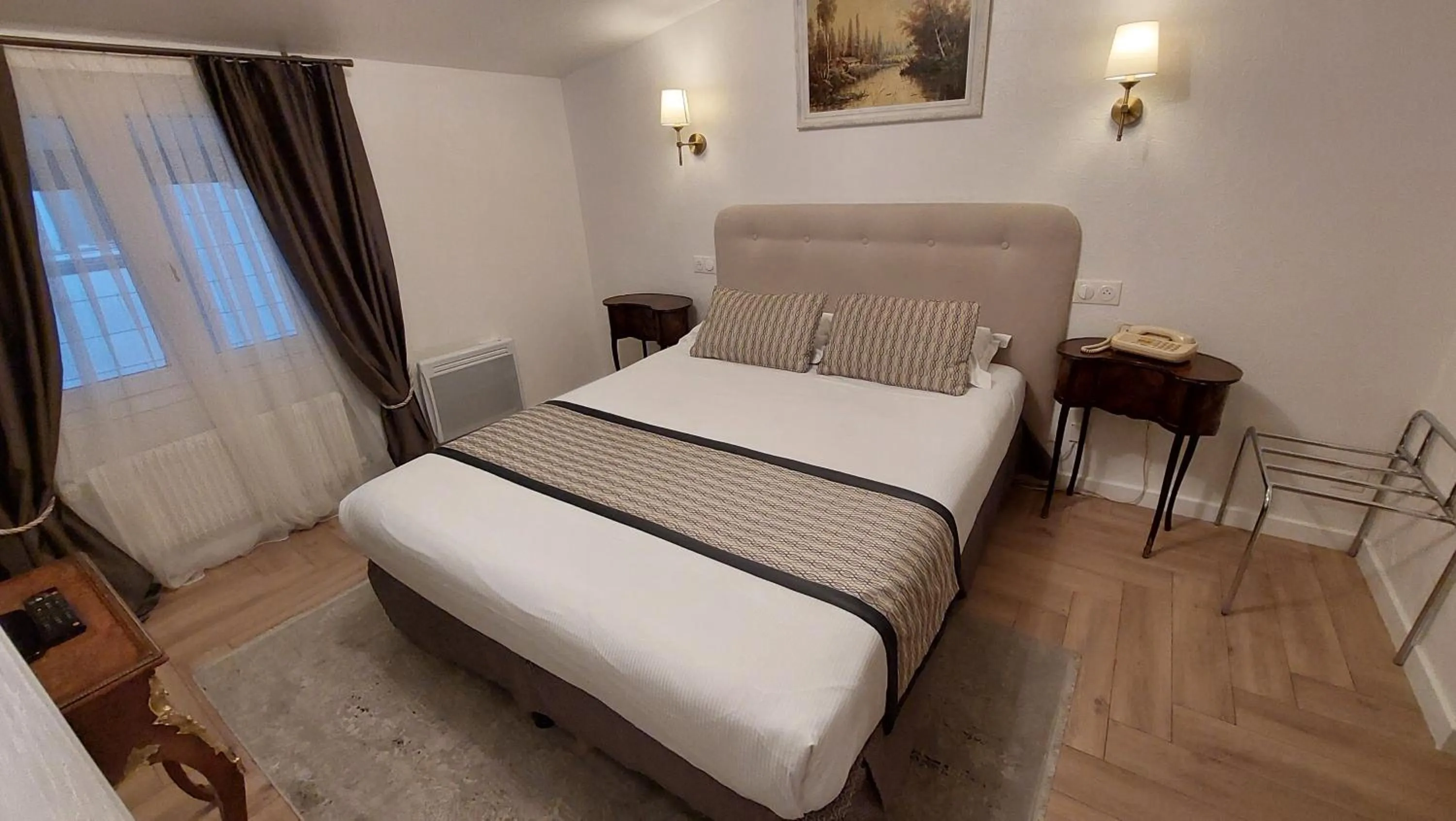 Bedroom, Bed in Hotel Dandy Rouen centre