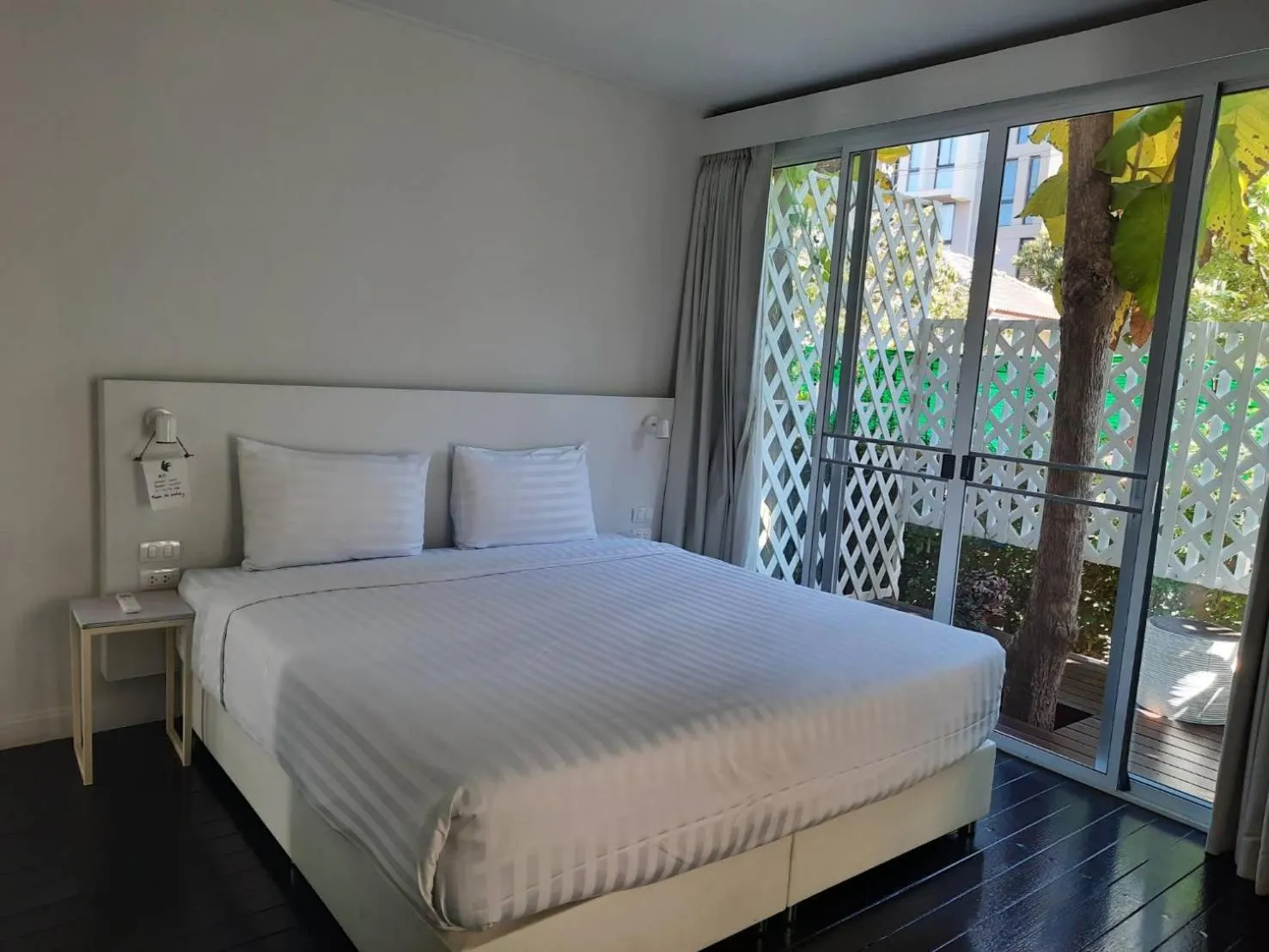 Bedroom, Bed in Cochet