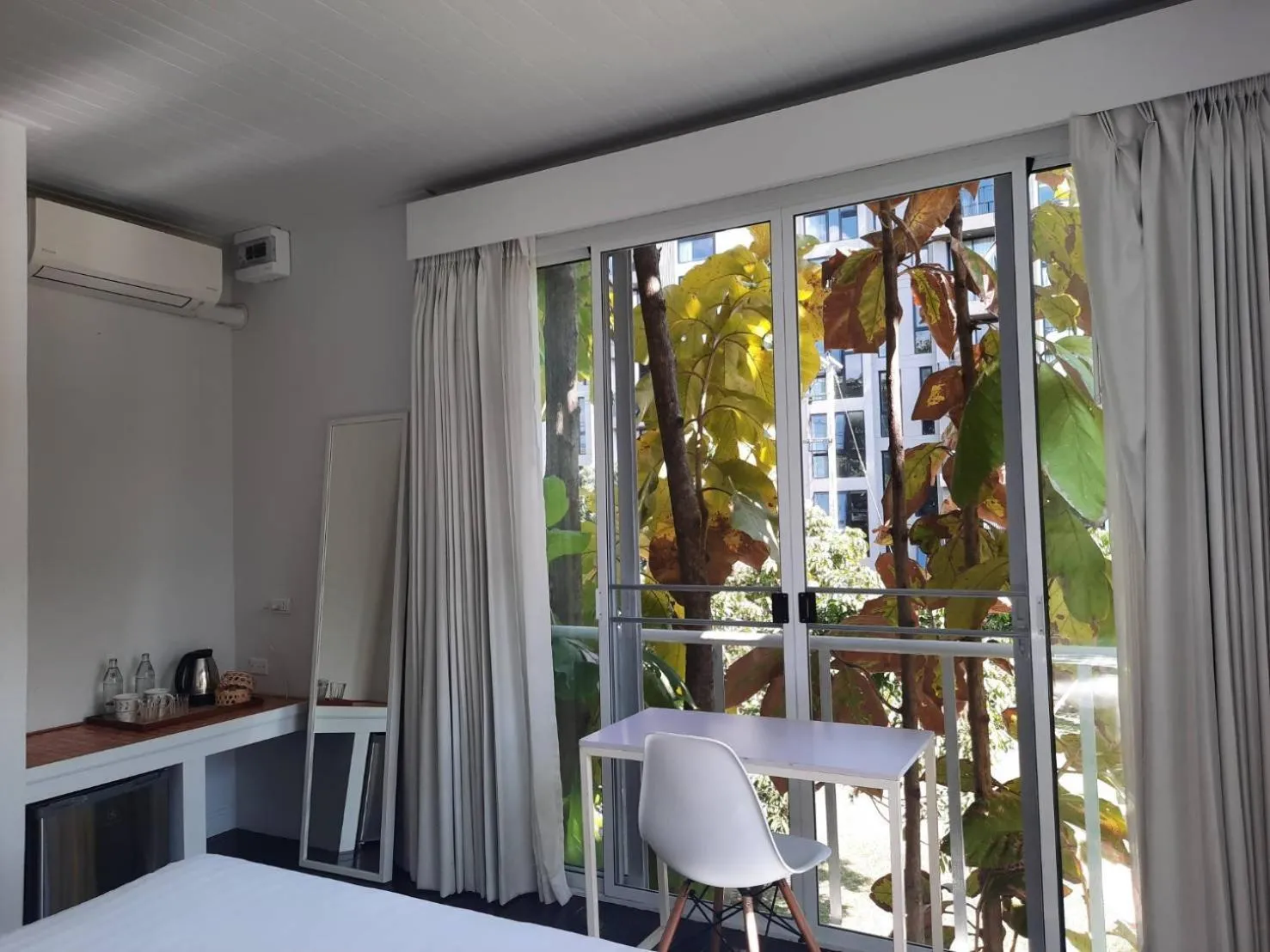 Bedroom, Bed in Cochet