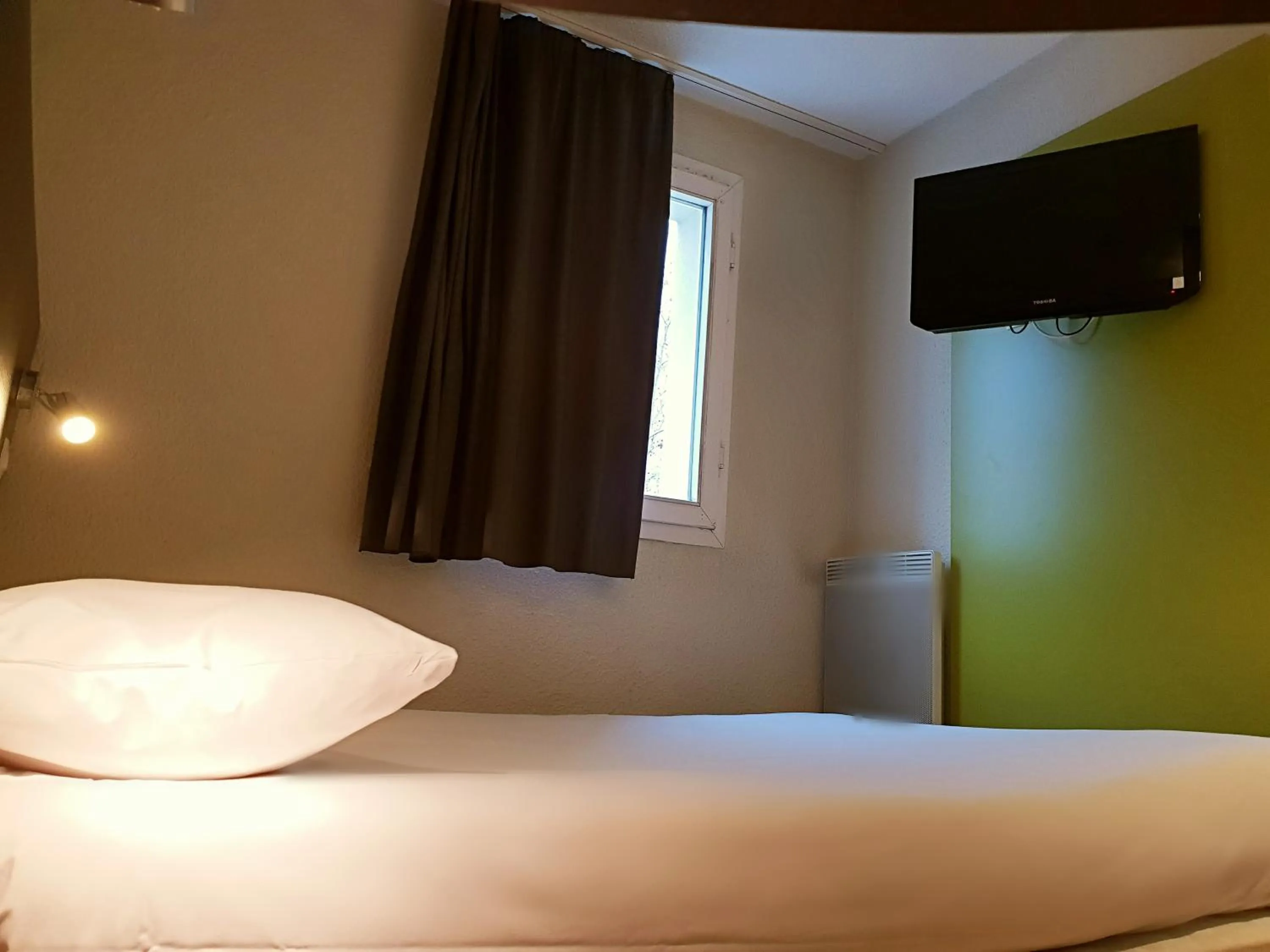 Bedroom, Bed in Hotel Primo Colmar Centre