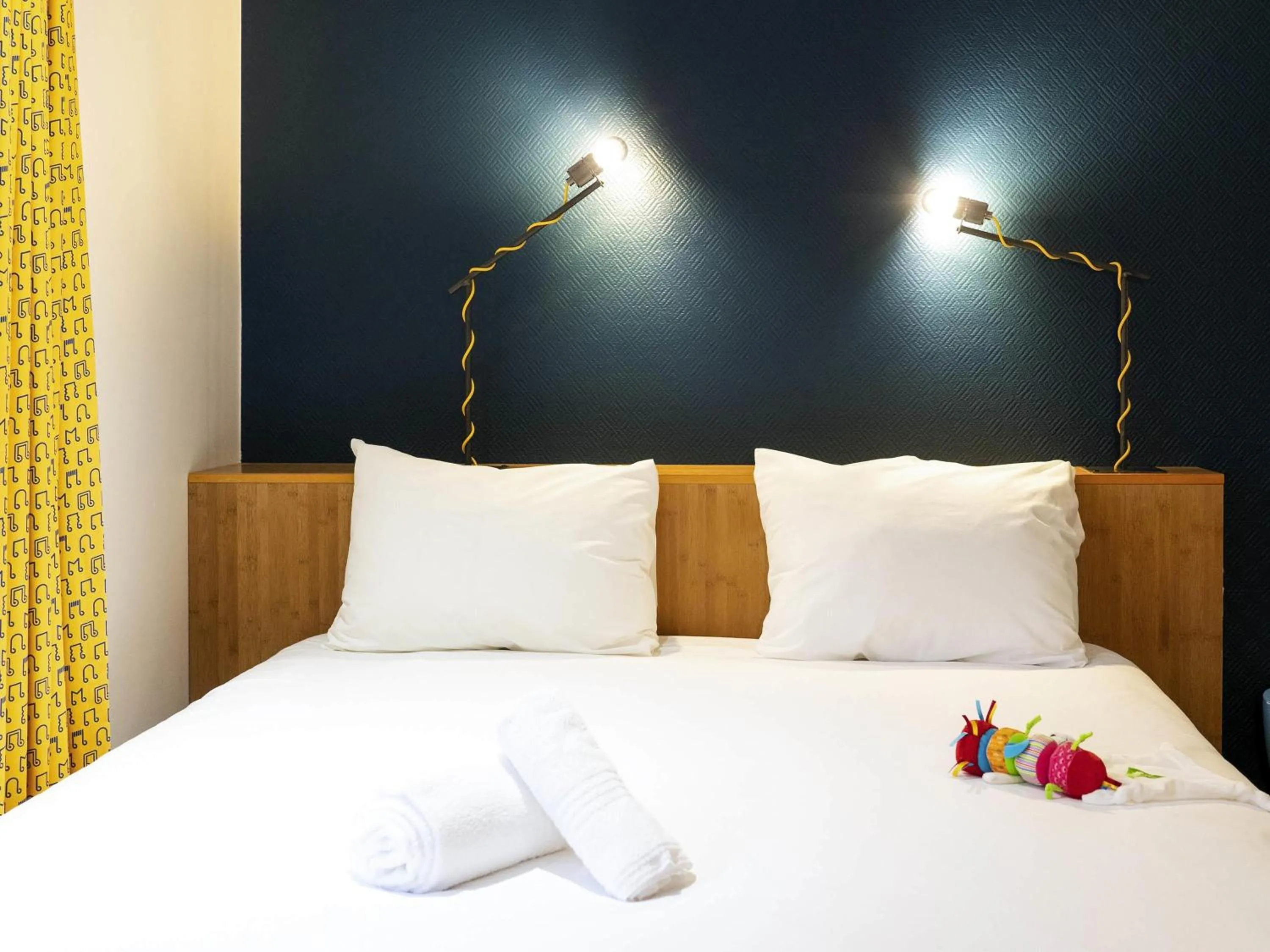 Bedroom, Bed in ibis Styles Nancy Centre Gare