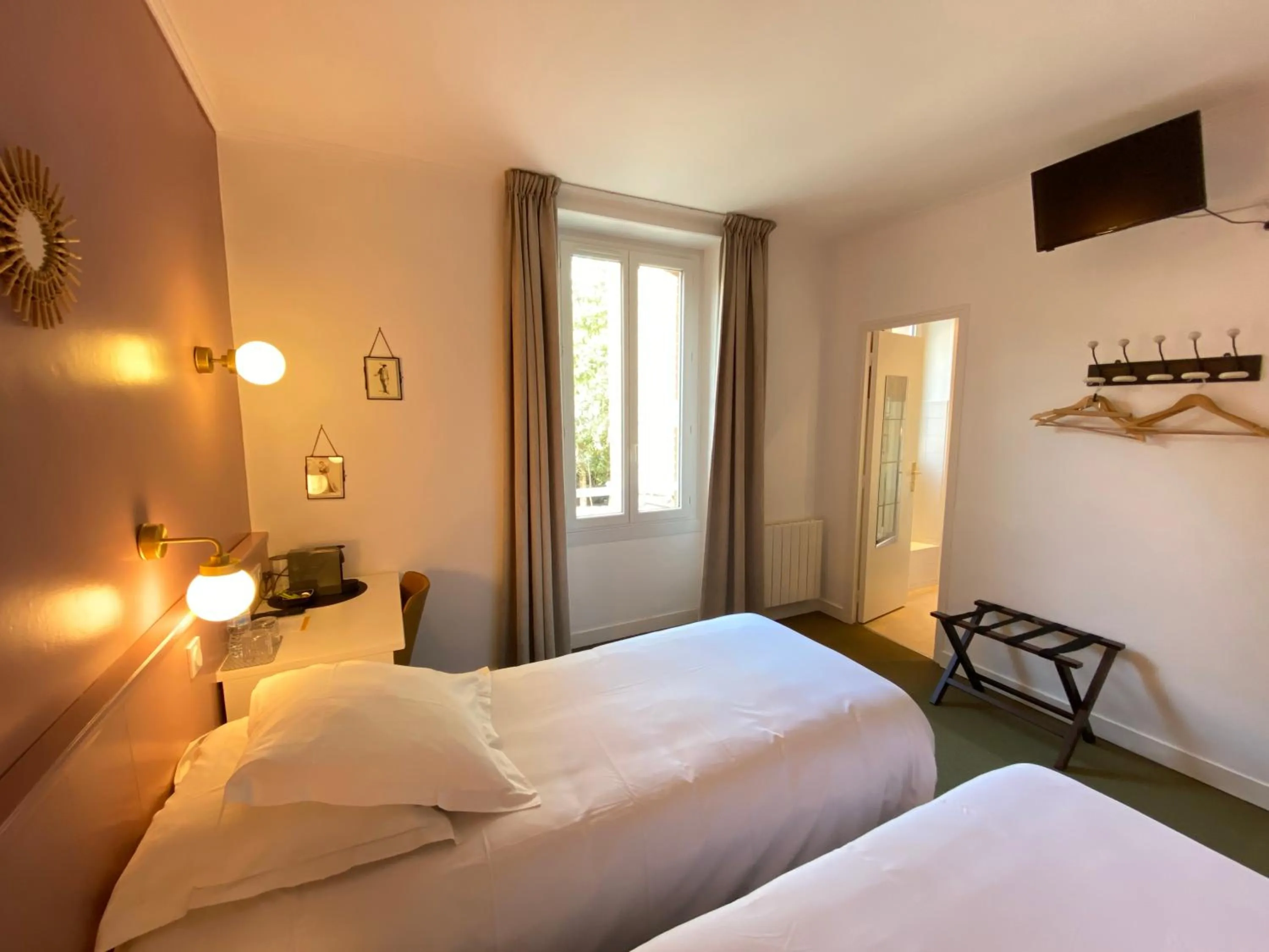 Bedroom, Bed in Hotel du Parc