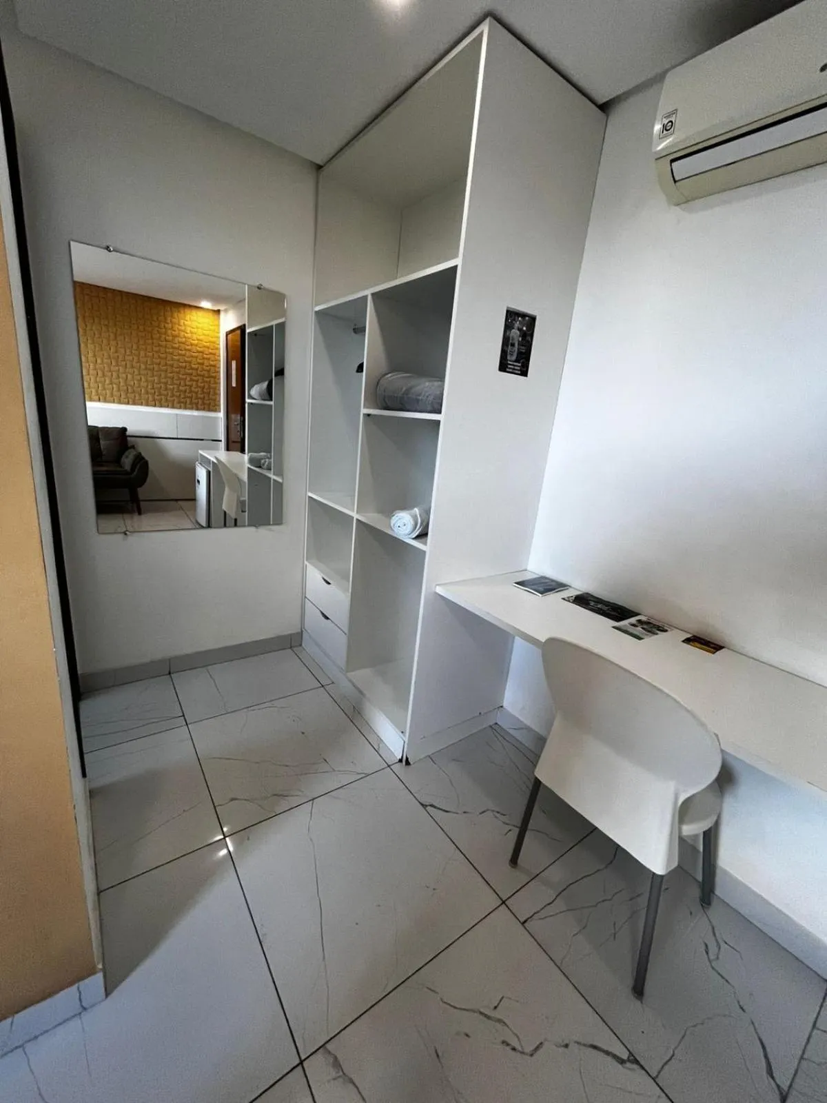 wardrobe in Goiana Palace Hotel - Fácil Acesso a Fábrica da JEEP