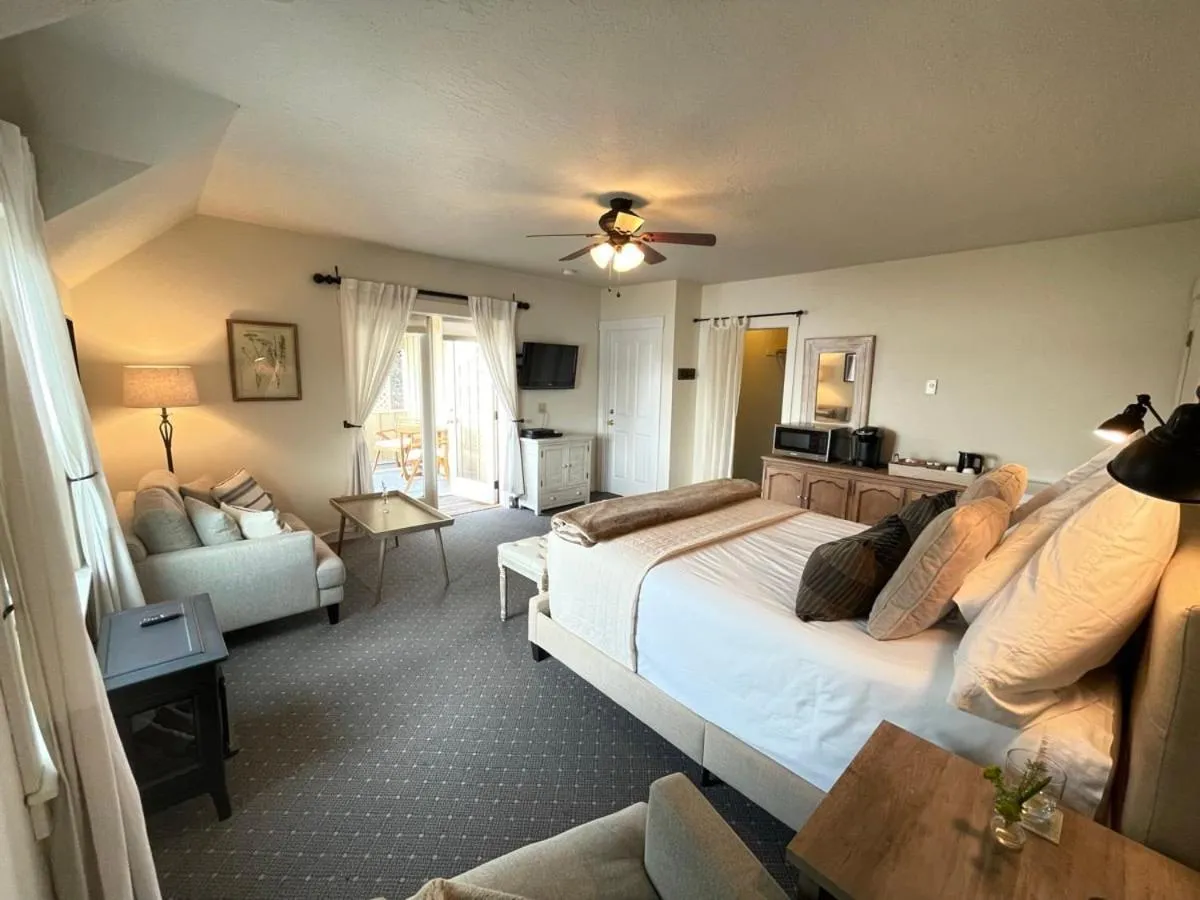 Bedroom, Bed in Kingfish at West Sound