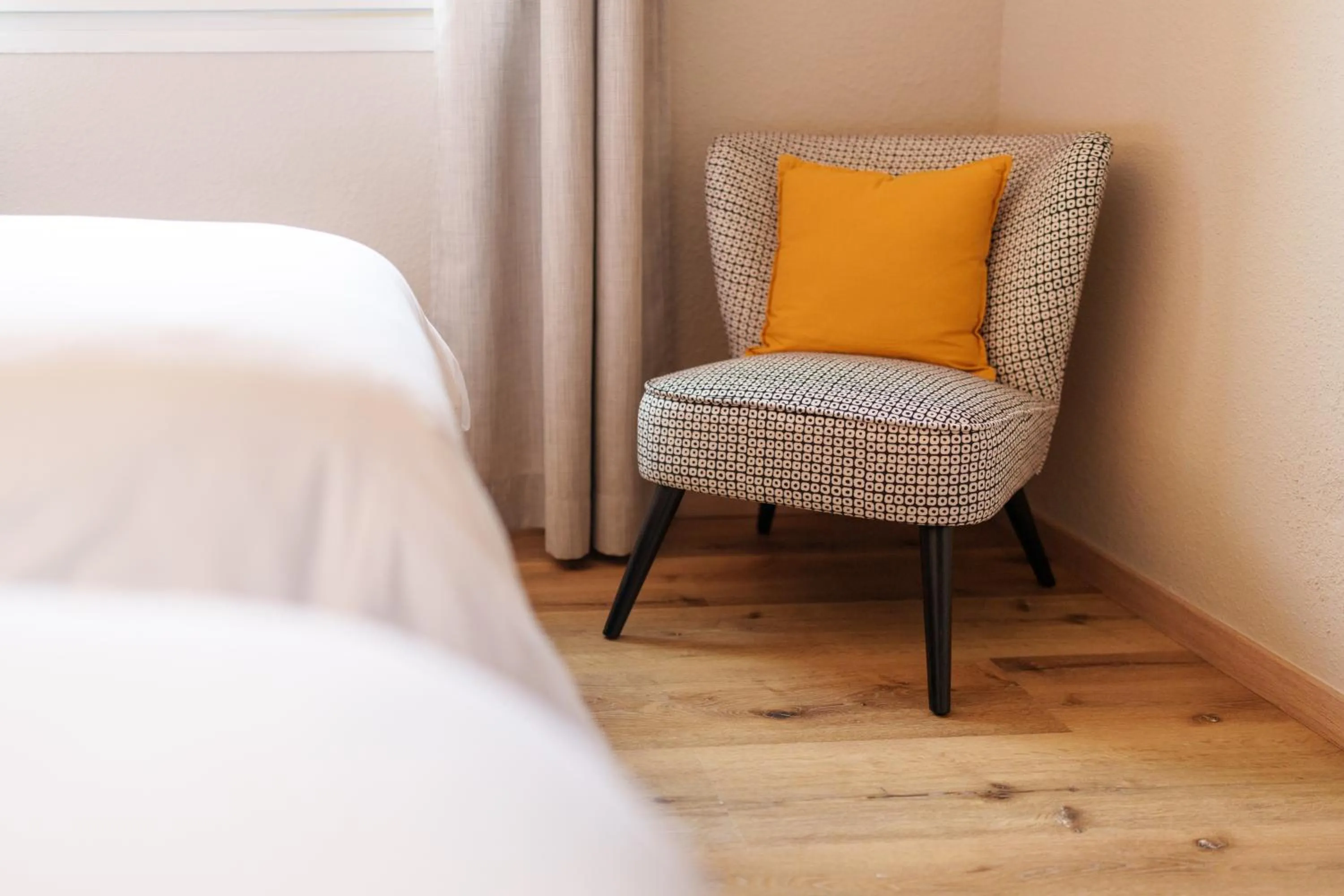 hair dresser, Bed in Logis Hôtel Restaurant Ritter'Hoft