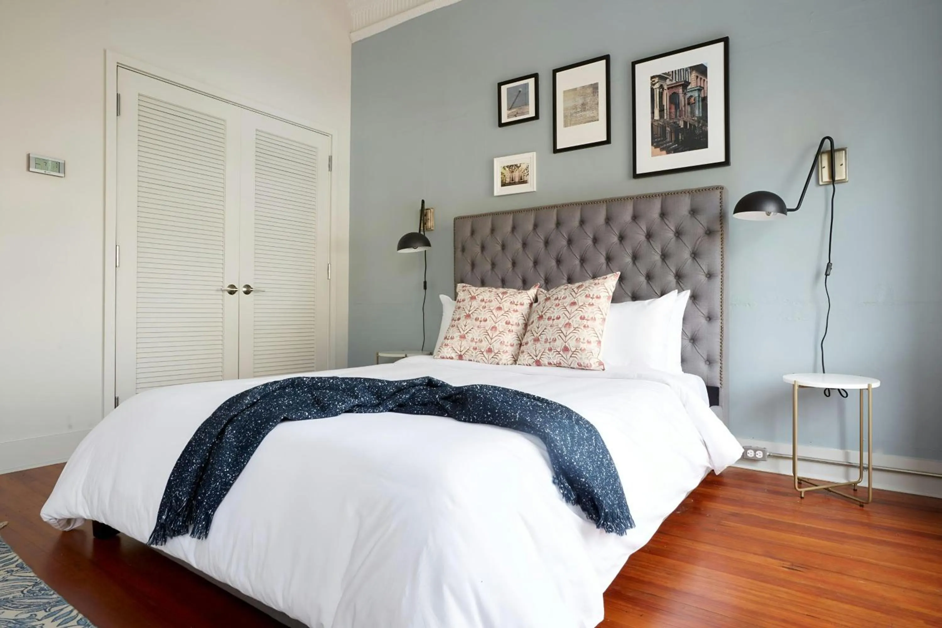 Bedroom, Bed in Sonder by Marriott Bonvoy The Broughton Apartments Historic District