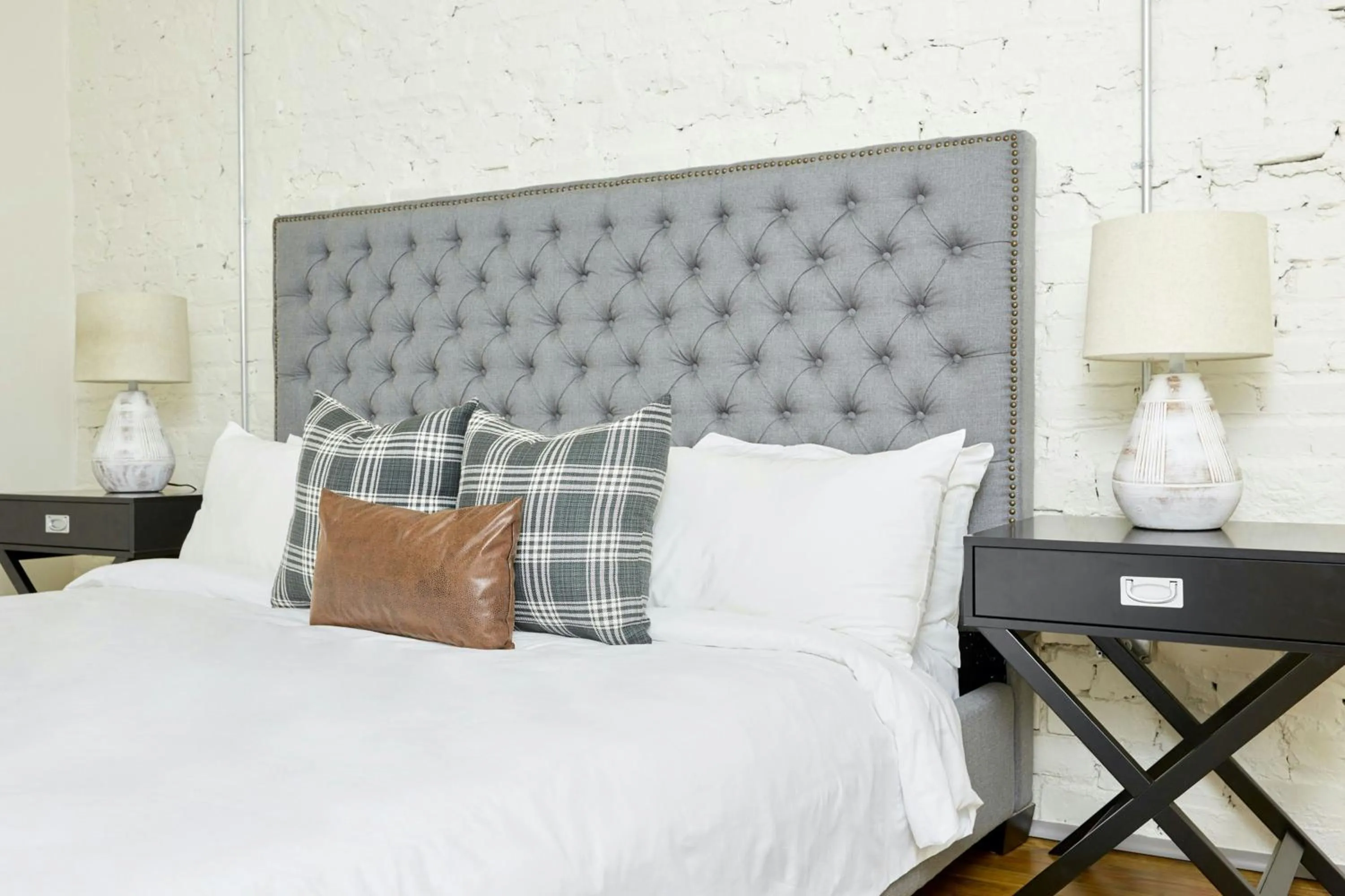 Bedroom, Bed in Sonder by Marriott Bonvoy The Broughton Apartments Historic District