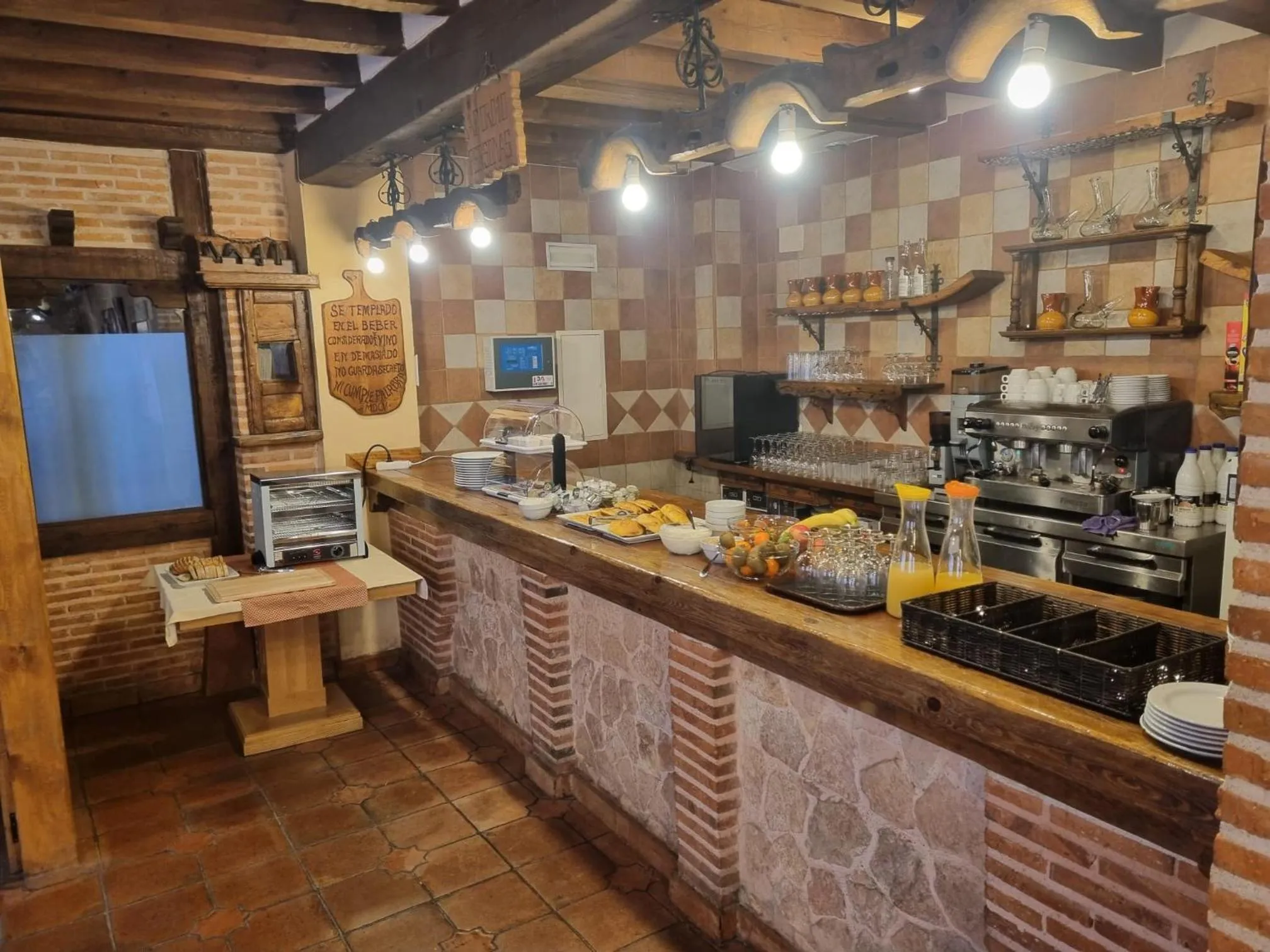 Breakfast in HOTEL RURAL LA ROMEROSA