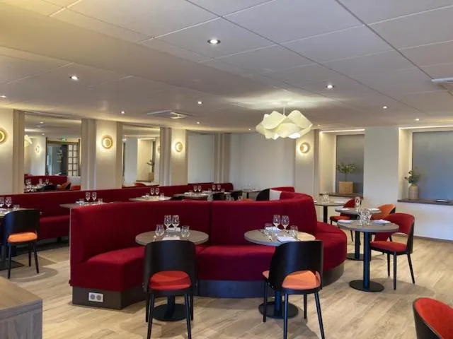 Restaurant/places to eat in The Originals City, Hôtel Le Boeuf Rouge, Saint-Junien