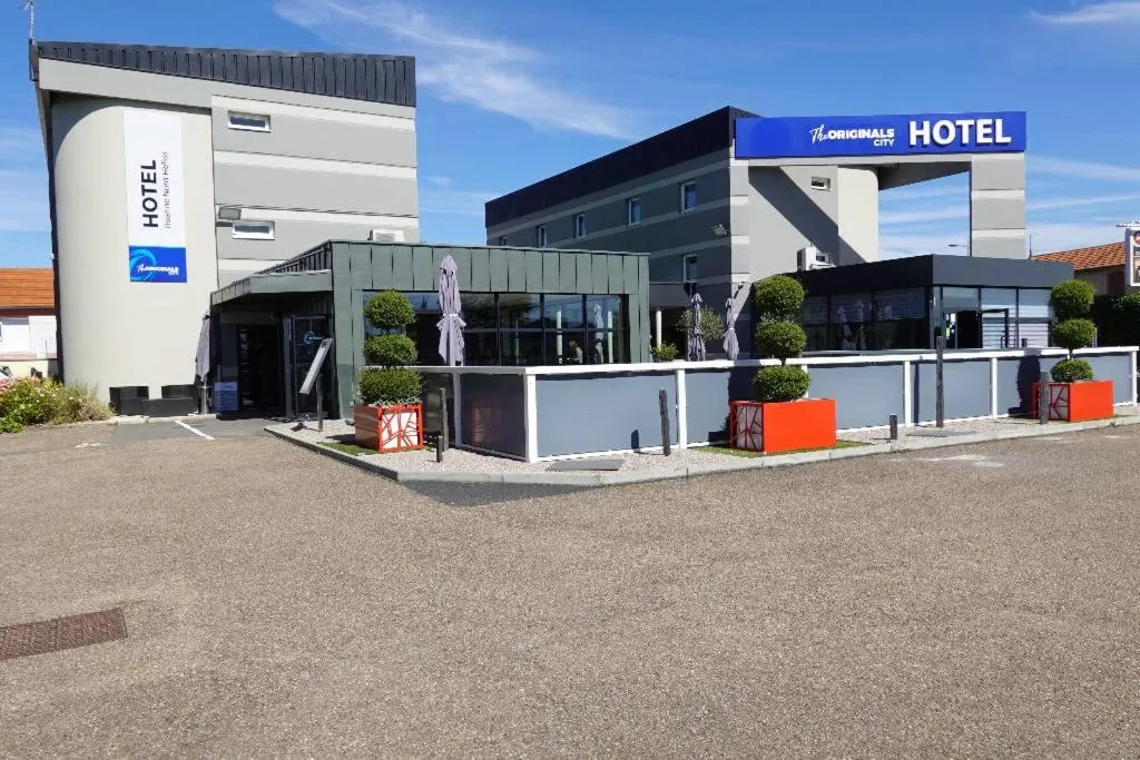 Property building in The Originals City, Hôtel Hélios, Roanne Nord