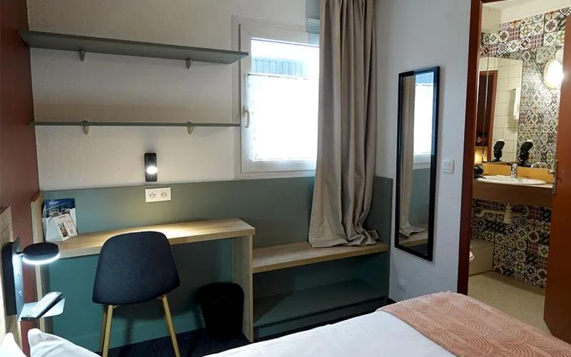 Bed in The Originals City, Hôtel Hélios, Roanne Nord