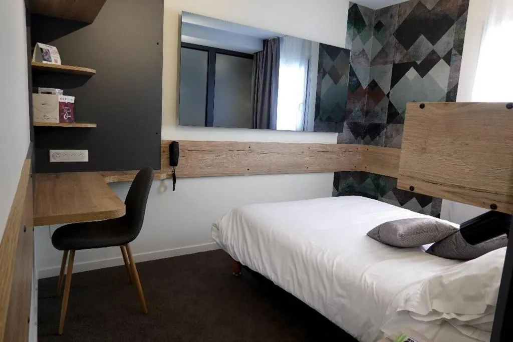 Bed in The Originals City, Hôtel Hélios, Roanne Nord