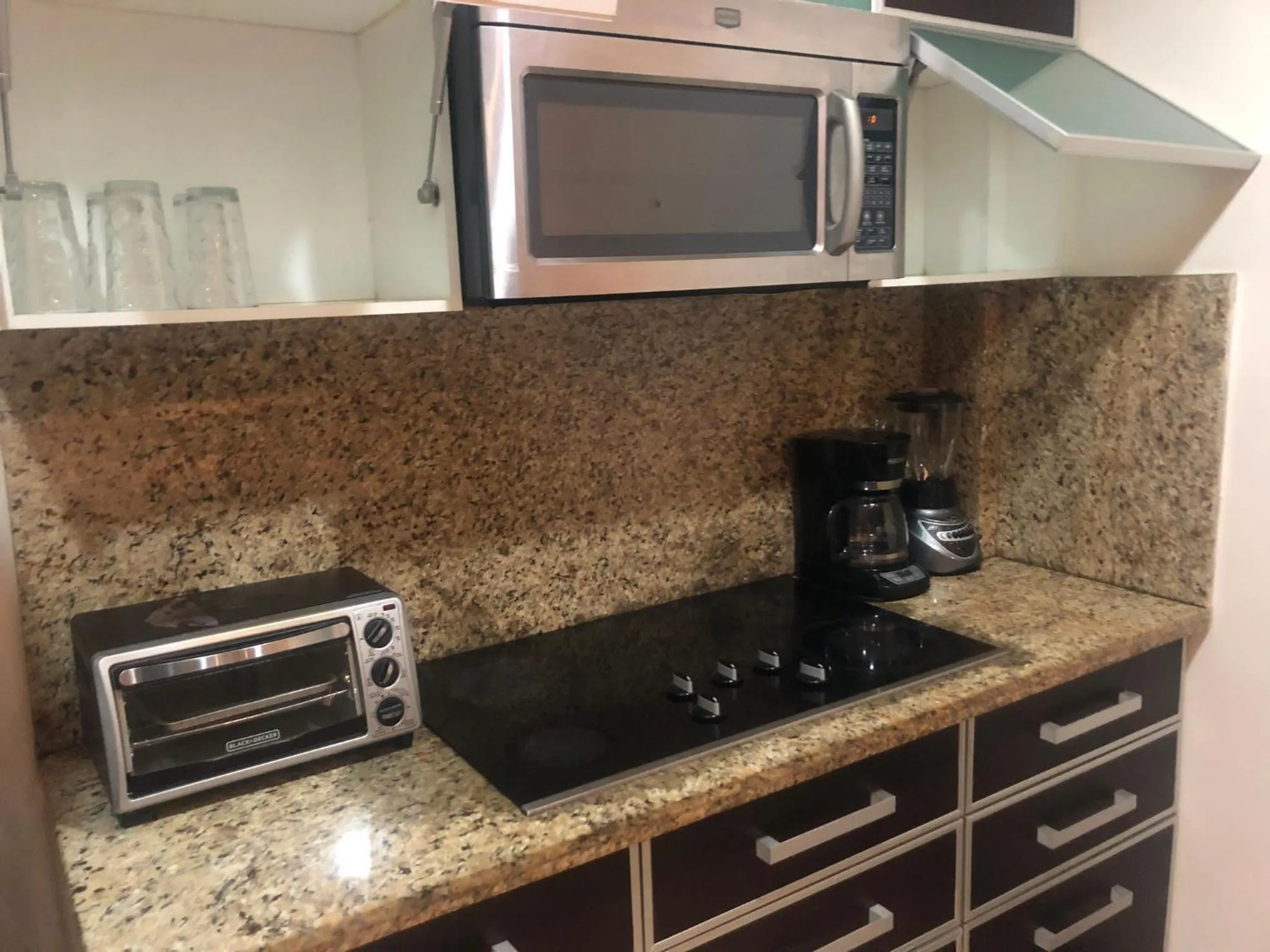 Coffee/tea facilities in San Pedro Hotel, 5ta Avenida