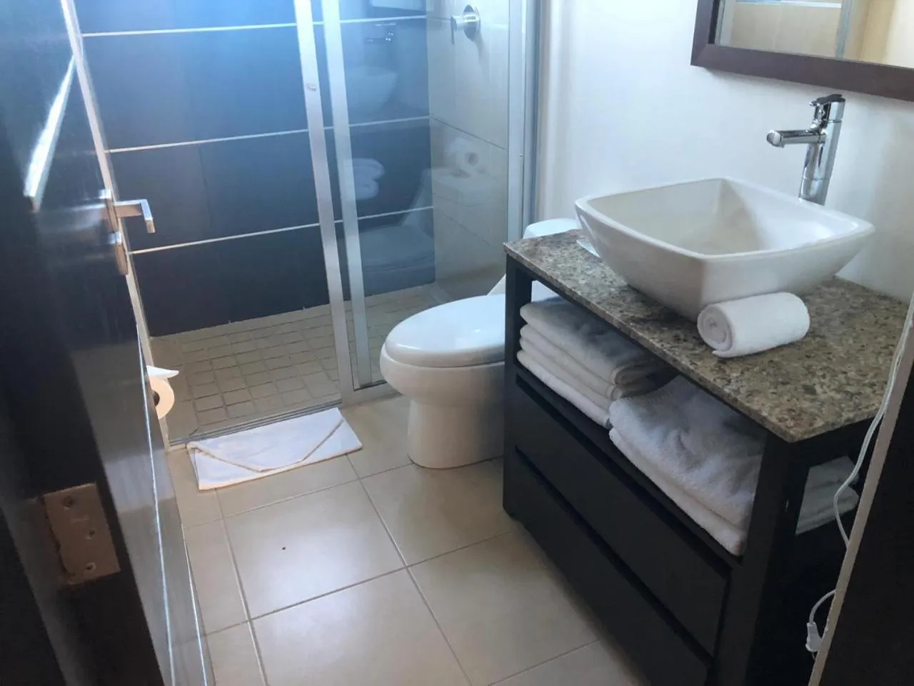 Shower in San Pedro Hotel, 5ta Avenida