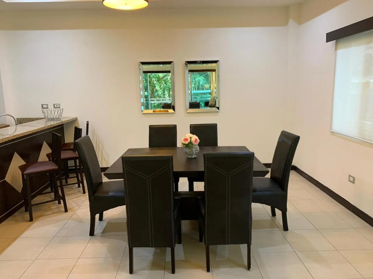 Dining area in San Pedro Hotel, 5ta Avenida