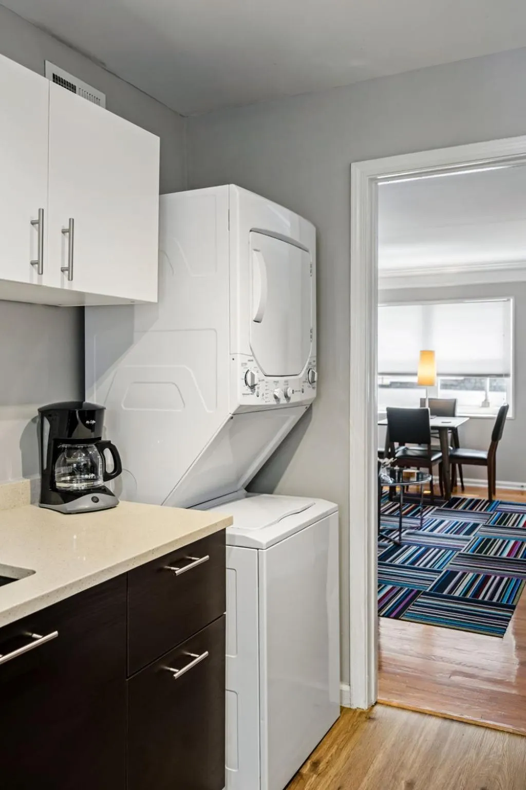 Kitchen or kitchenette in Brookwood Courtyard by BCA Furnished Apartments