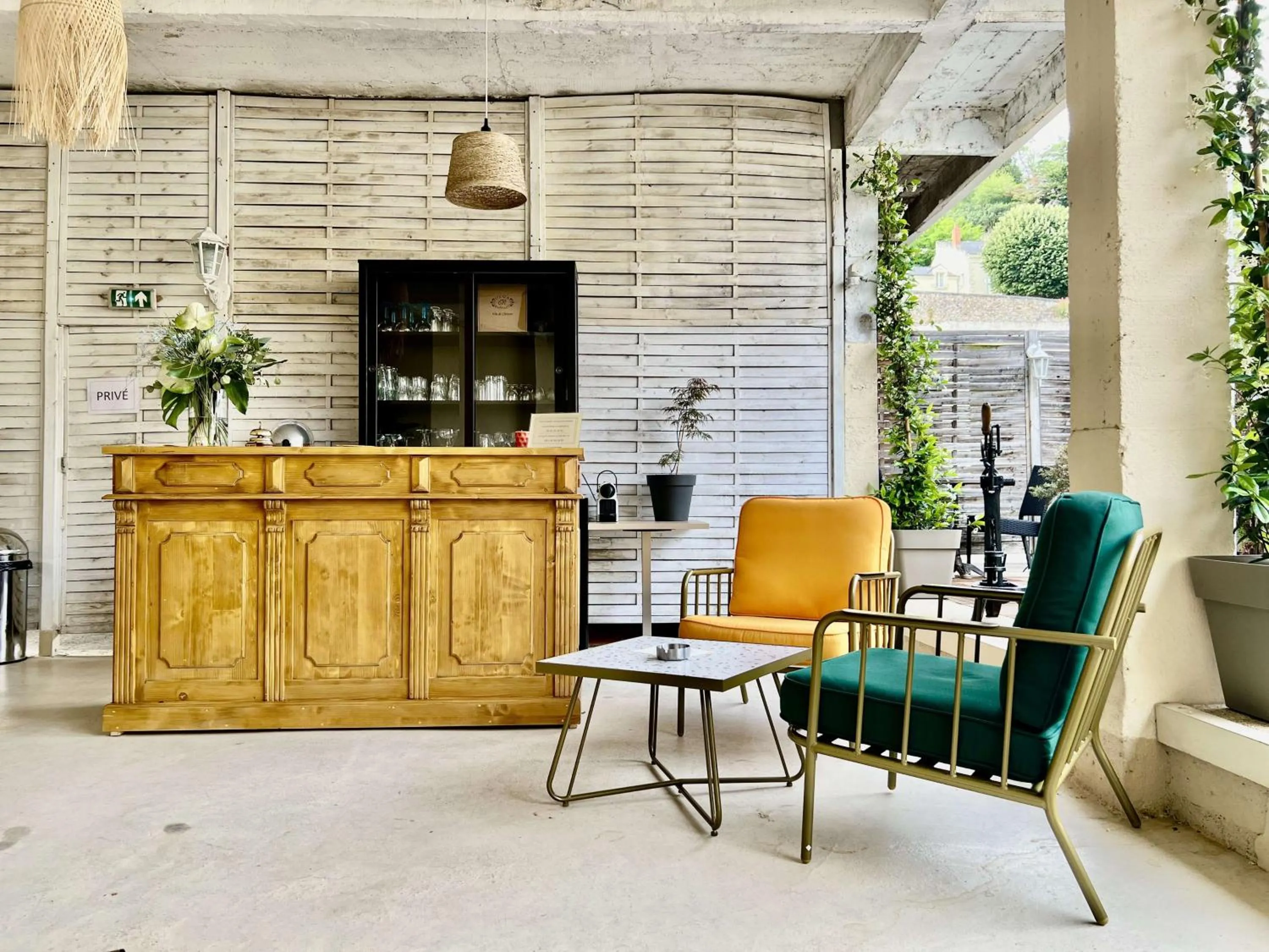 Lounge or bar in Best Western Hôtel De France