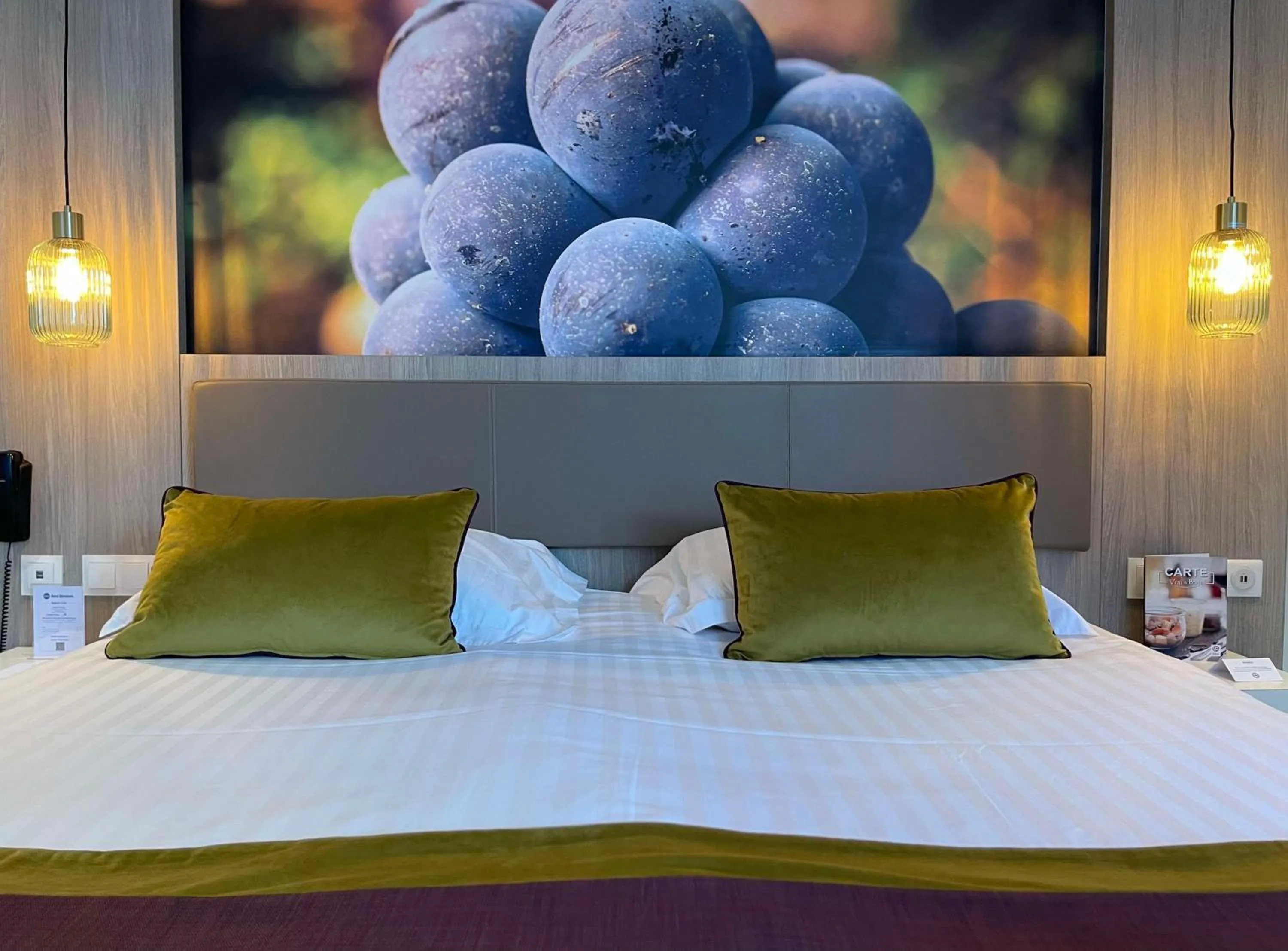 Bedroom, Bed in Best Western Hôtel De France