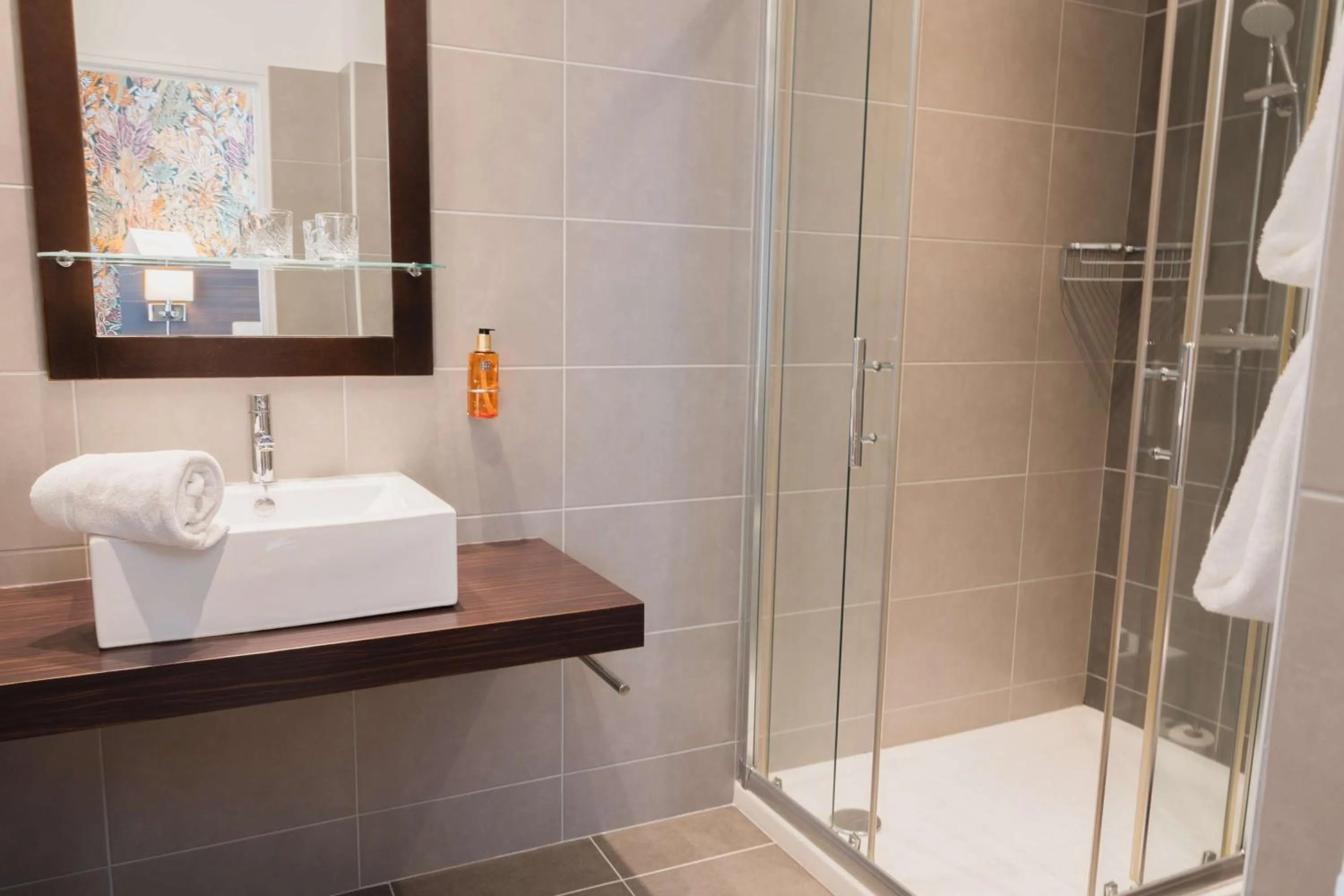 Bathroom in Best Western Hôtel De France