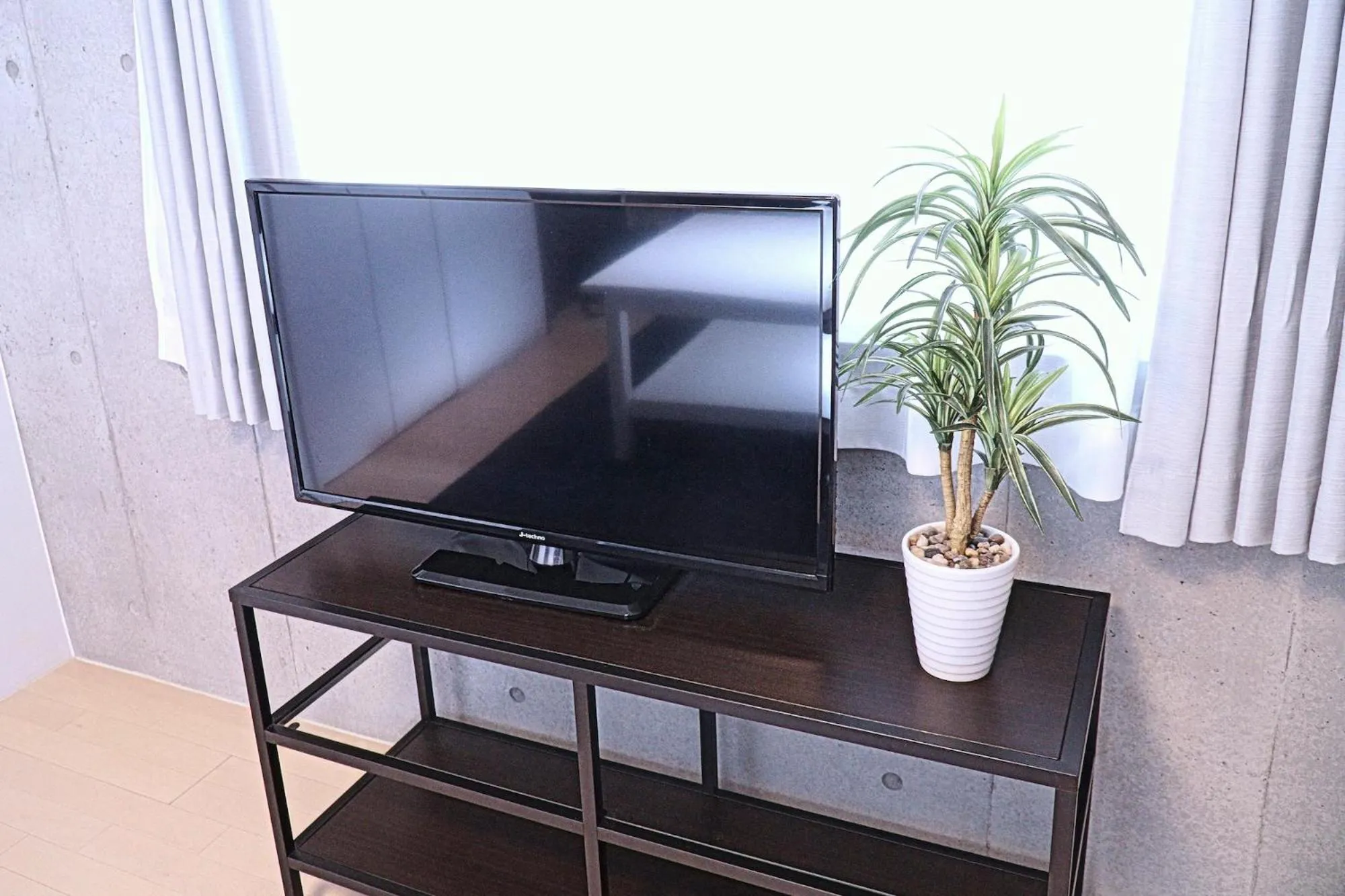 TV and multimedia in Laffitte Tokyo