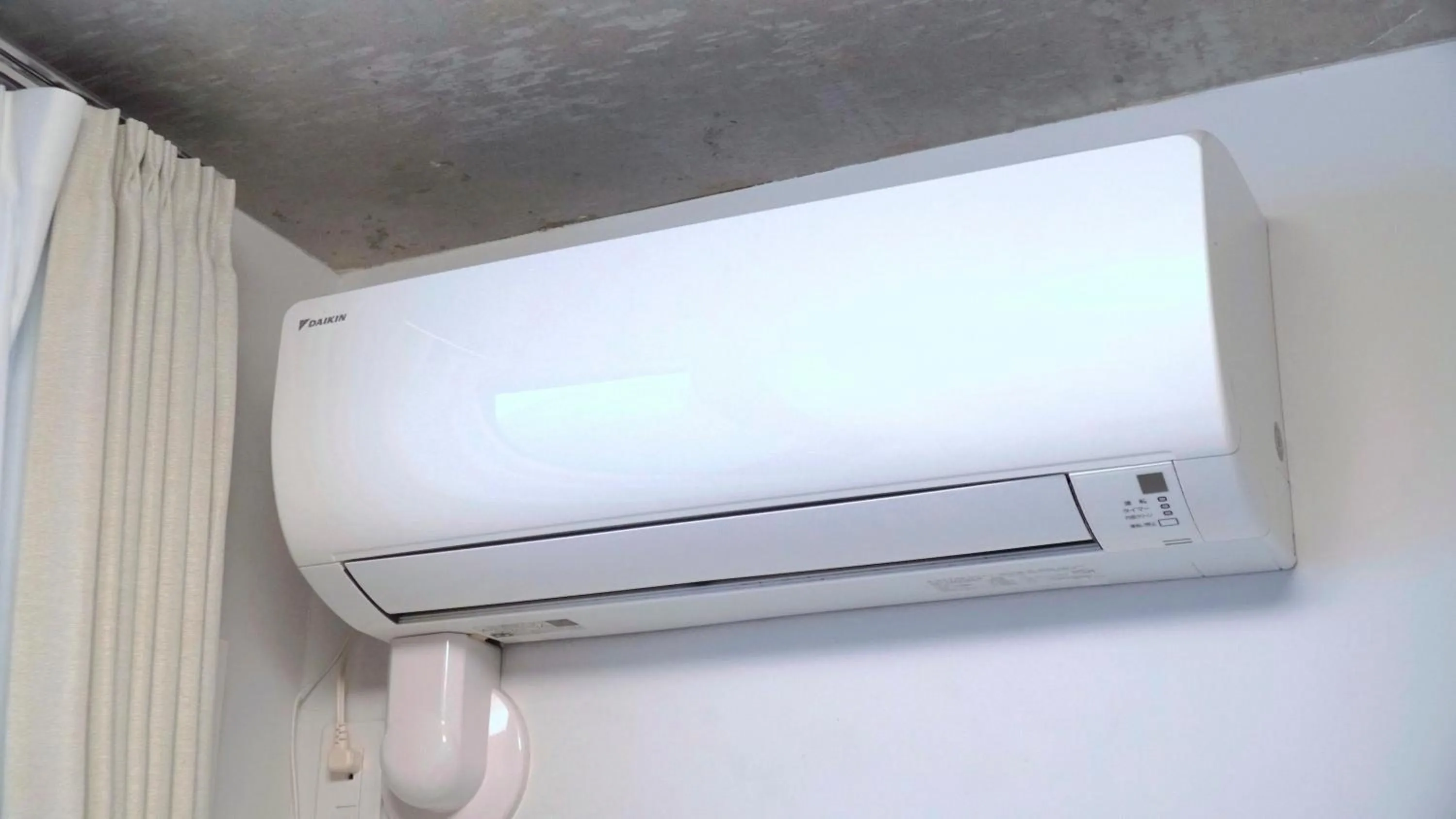 Area and facilities in Laffitte Tokyo