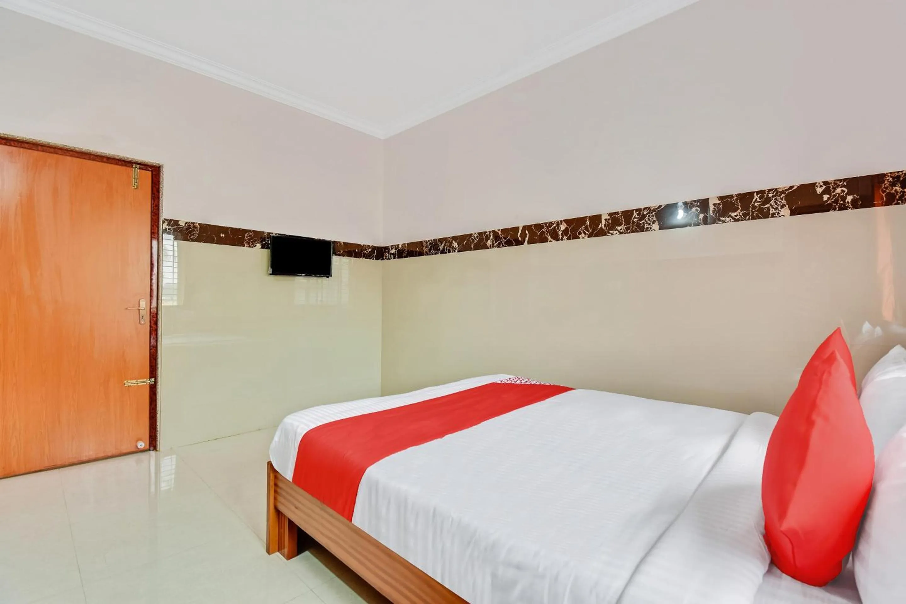 Bedroom, Bed in Hotel O Sri Sai Guru Comforts