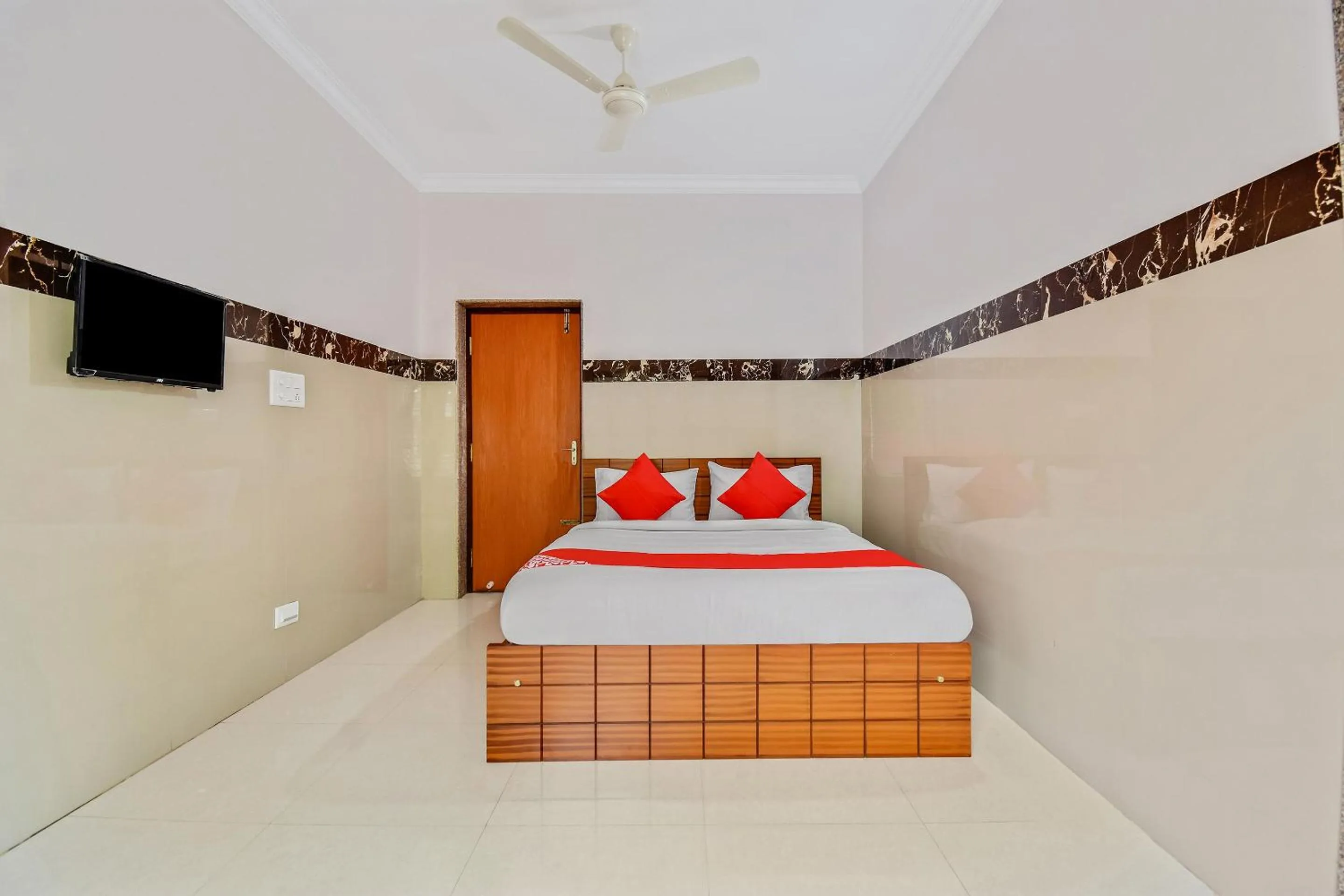 Bedroom, Bed in Hotel O Sri Sai Guru Comforts