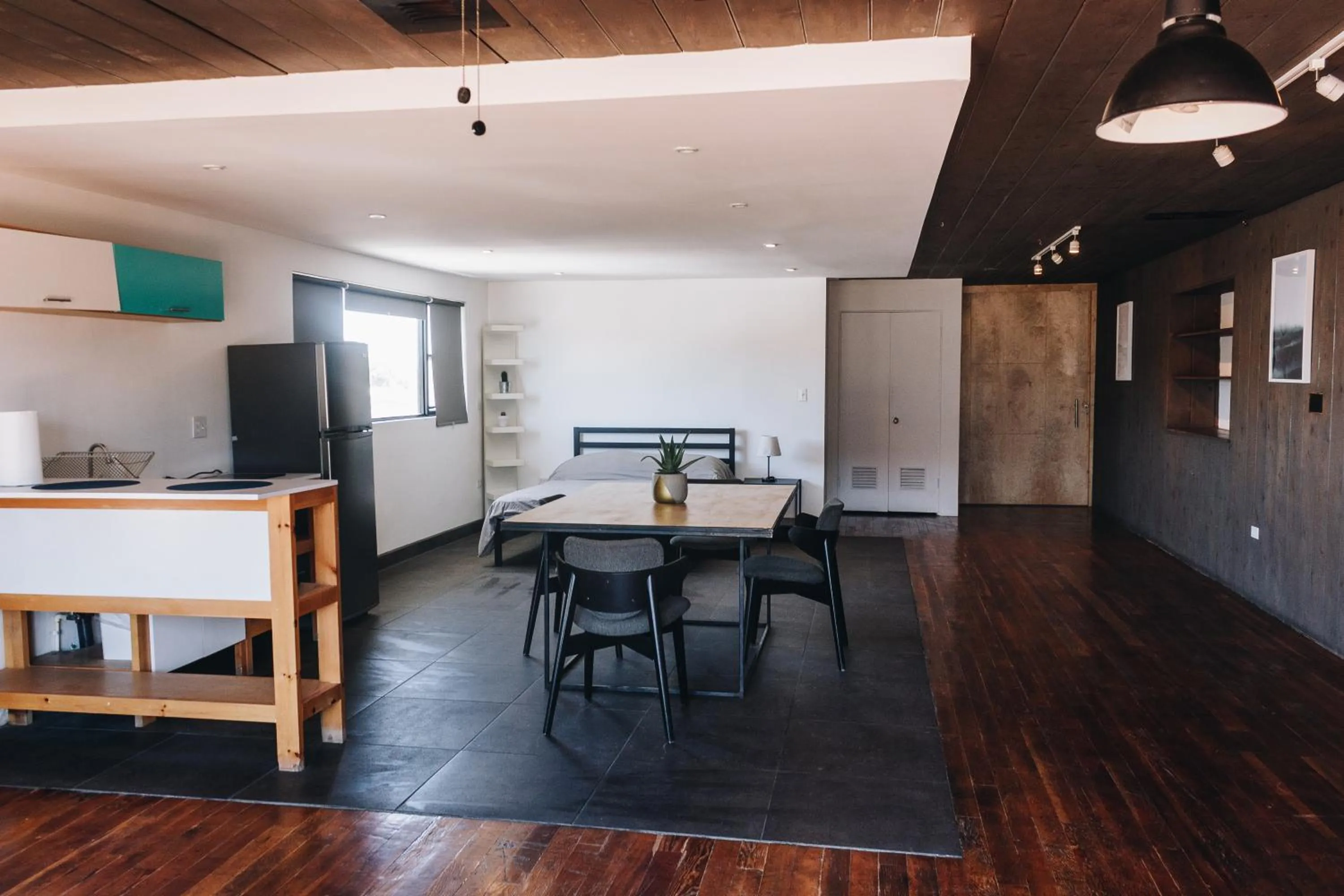 Dining area in Coyote Lofts-Estacion Federal