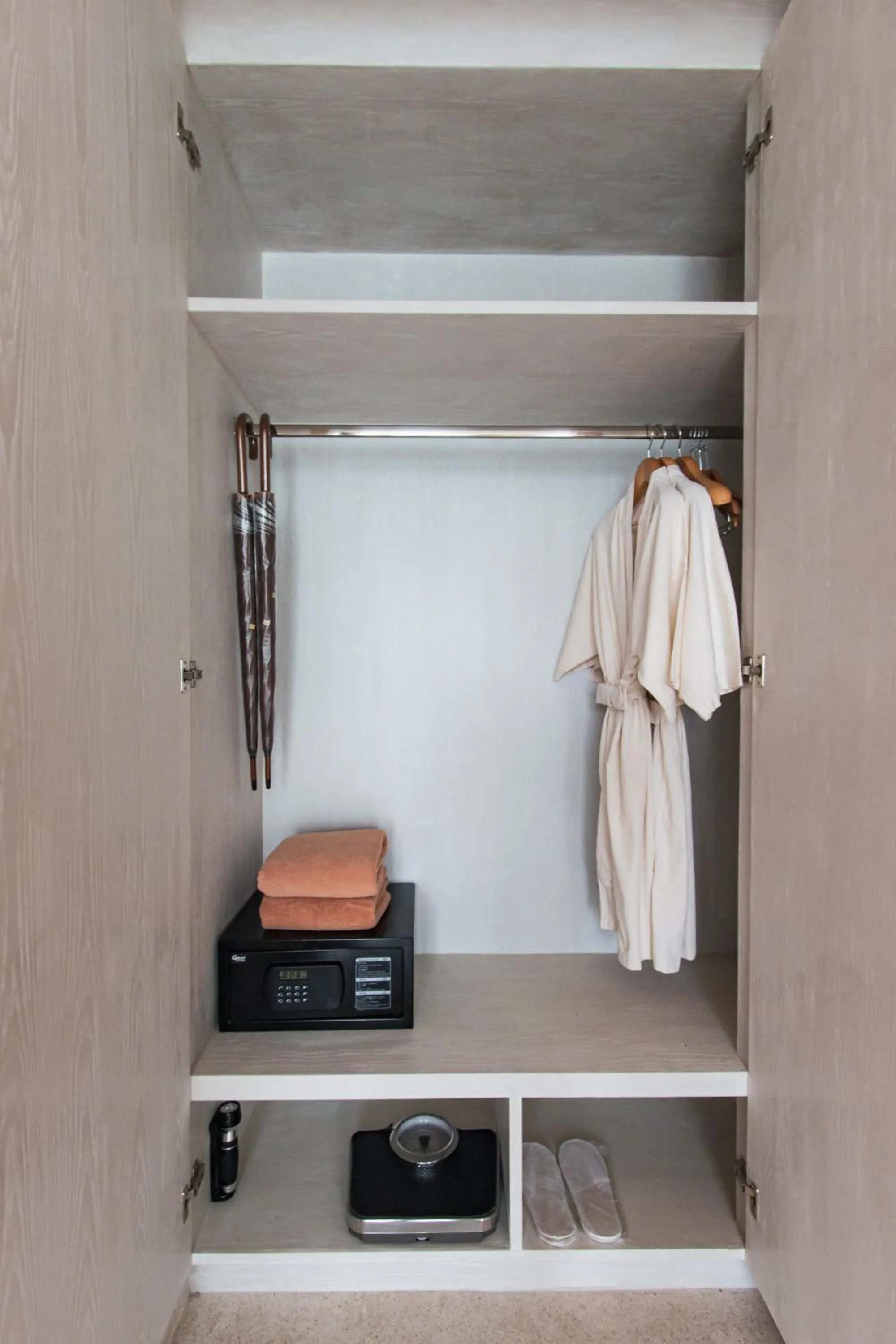 wardrobe in Rachabhura Hotel