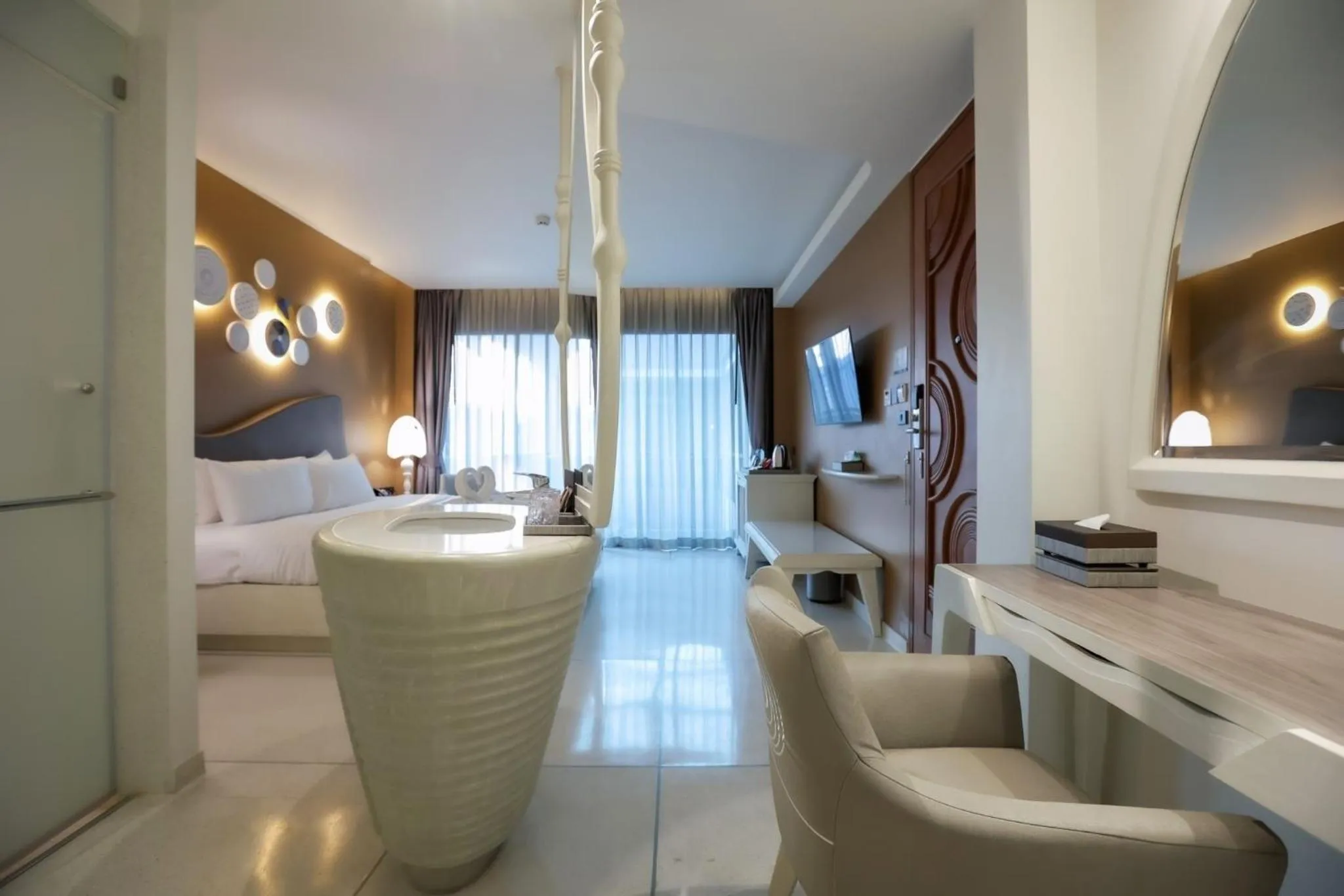 Photo of the whole room, Bed in Rachabhura Hotel