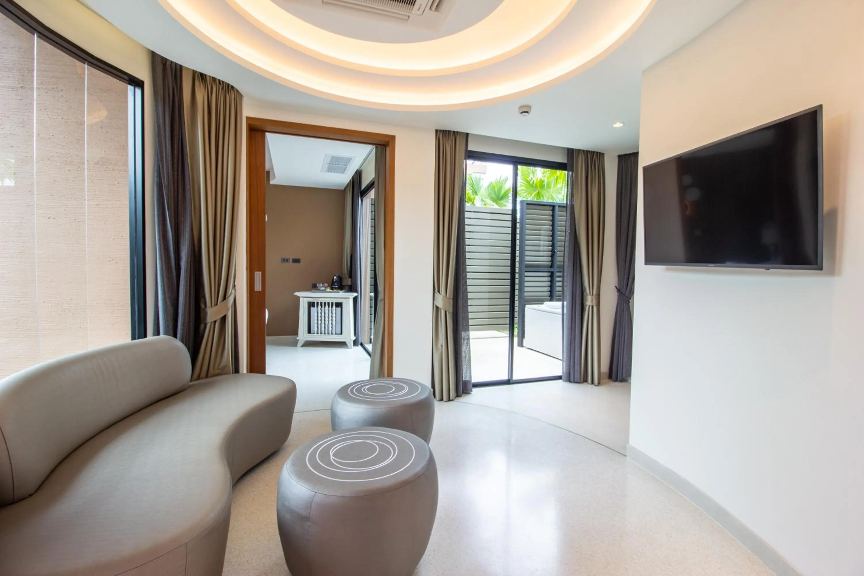 Living room in Rachabhura Hotel