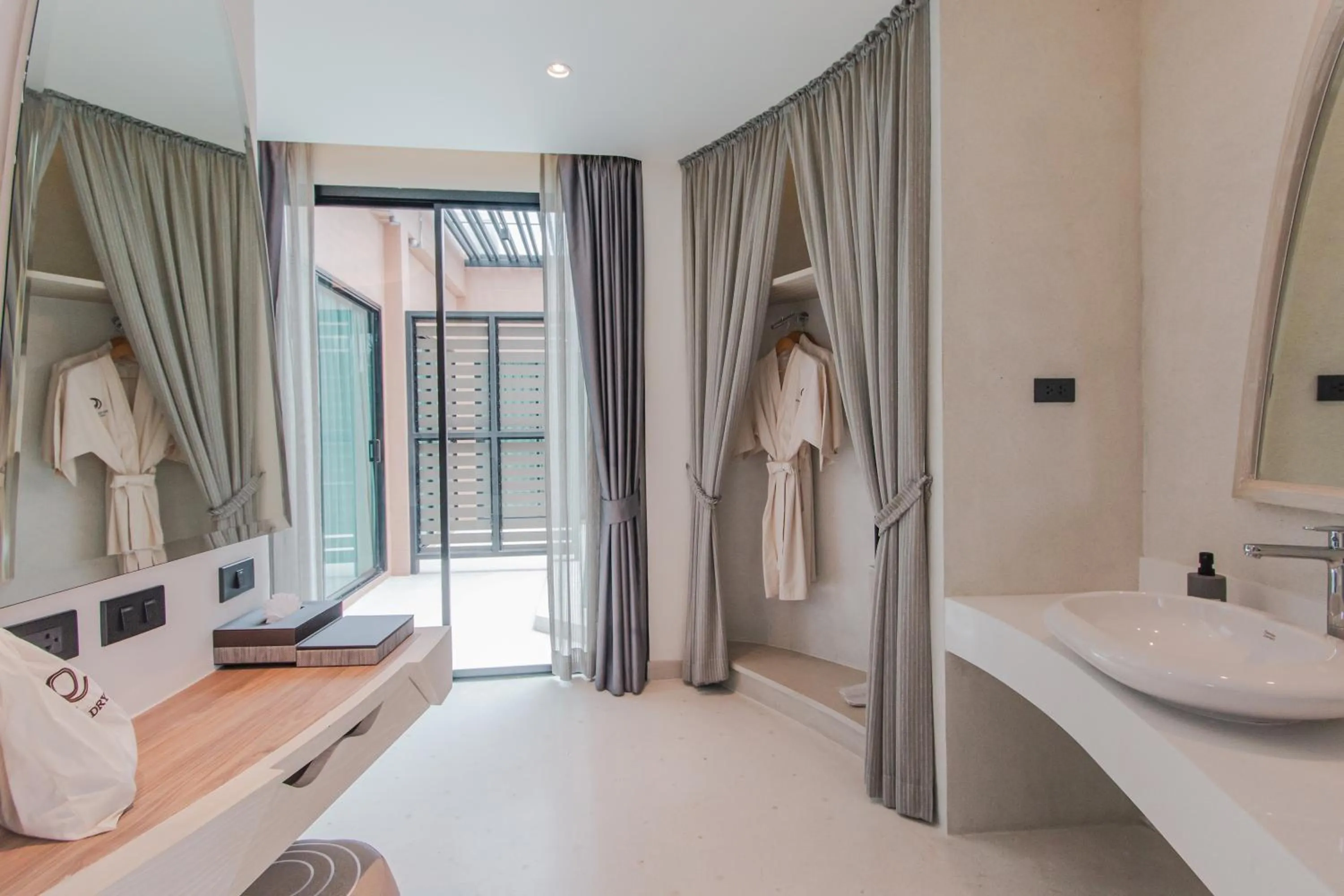 Bathroom in Rachabhura Hotel