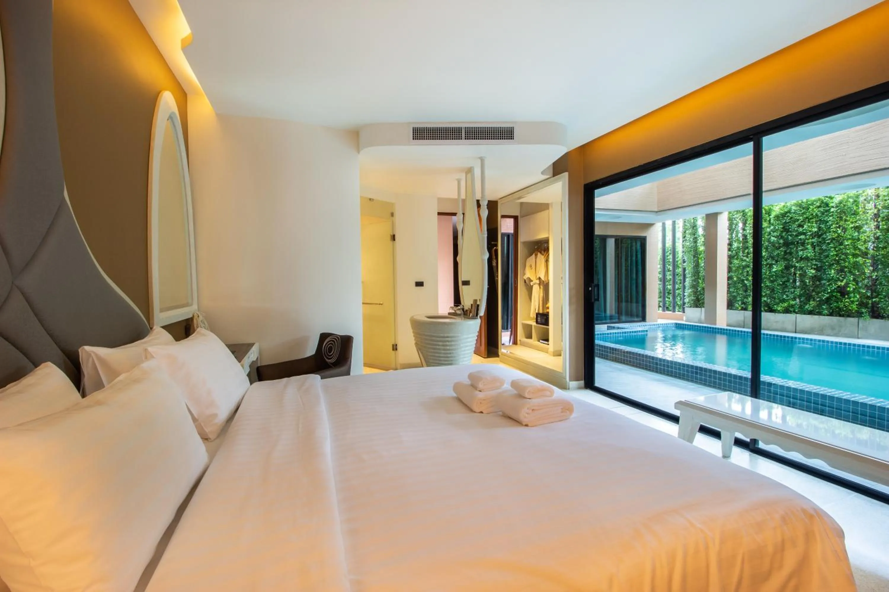 Bed in Rachabhura Hotel