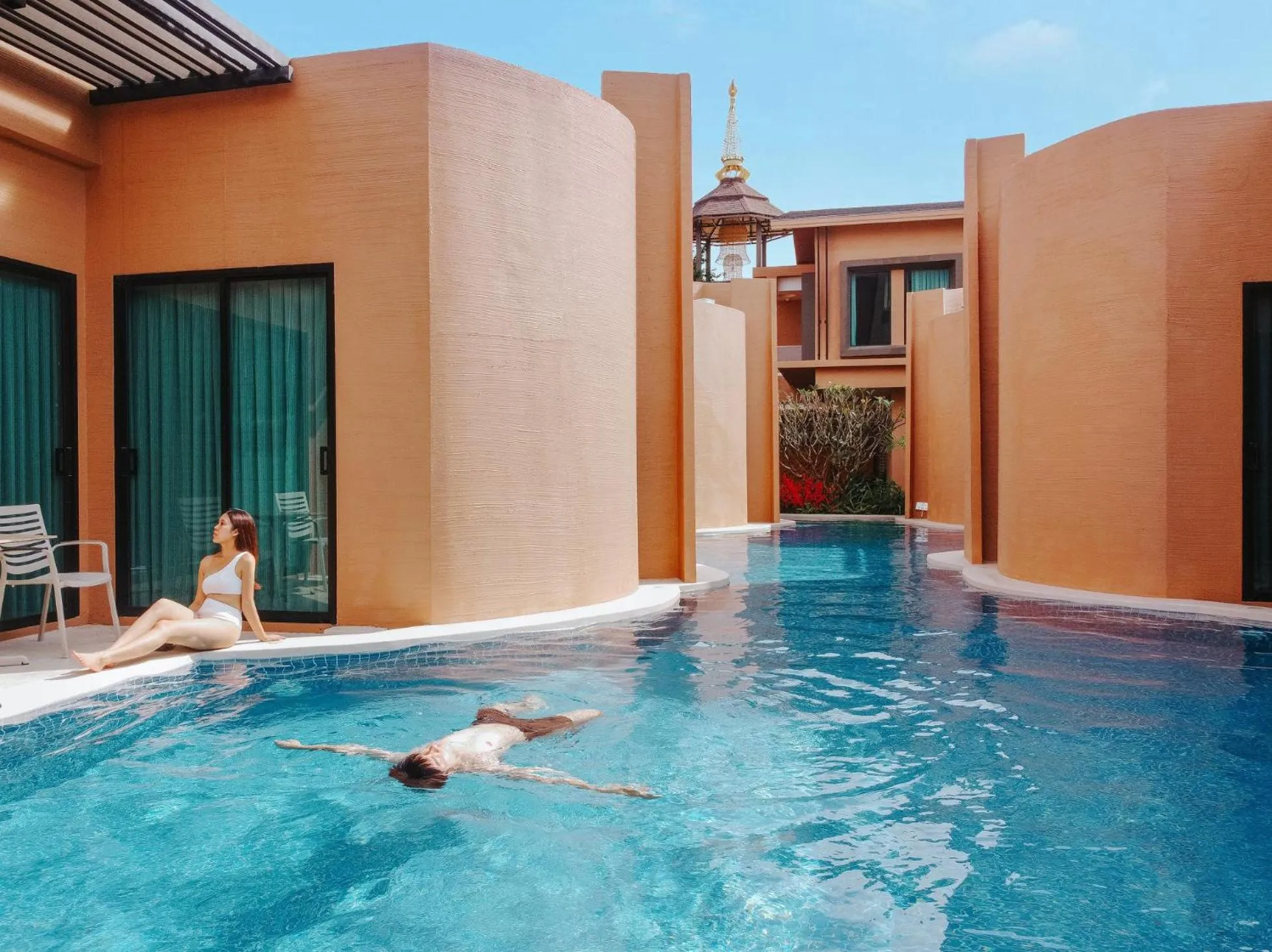 Swimming pool in Rachabhura Hotel