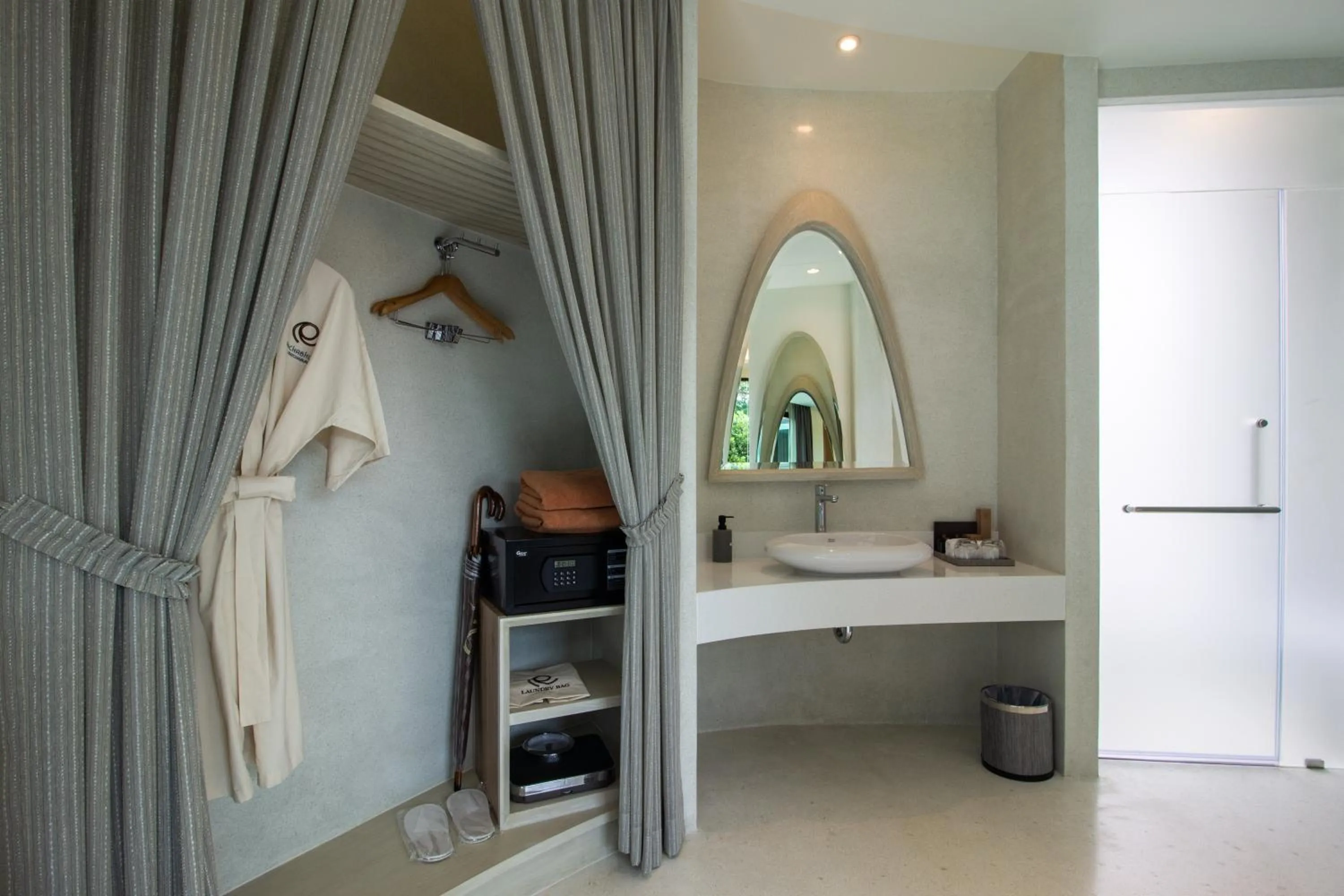 Bathroom in Rachabhura Hotel