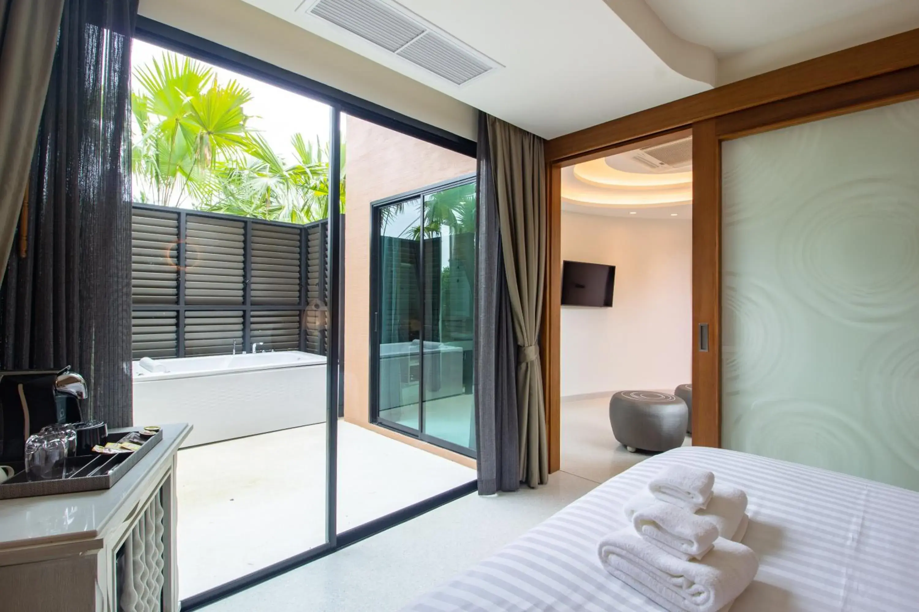 Villa with Jacuzzi in Rachabhura Hotel Villa with Jacuzzi in Rachabhura Hotel