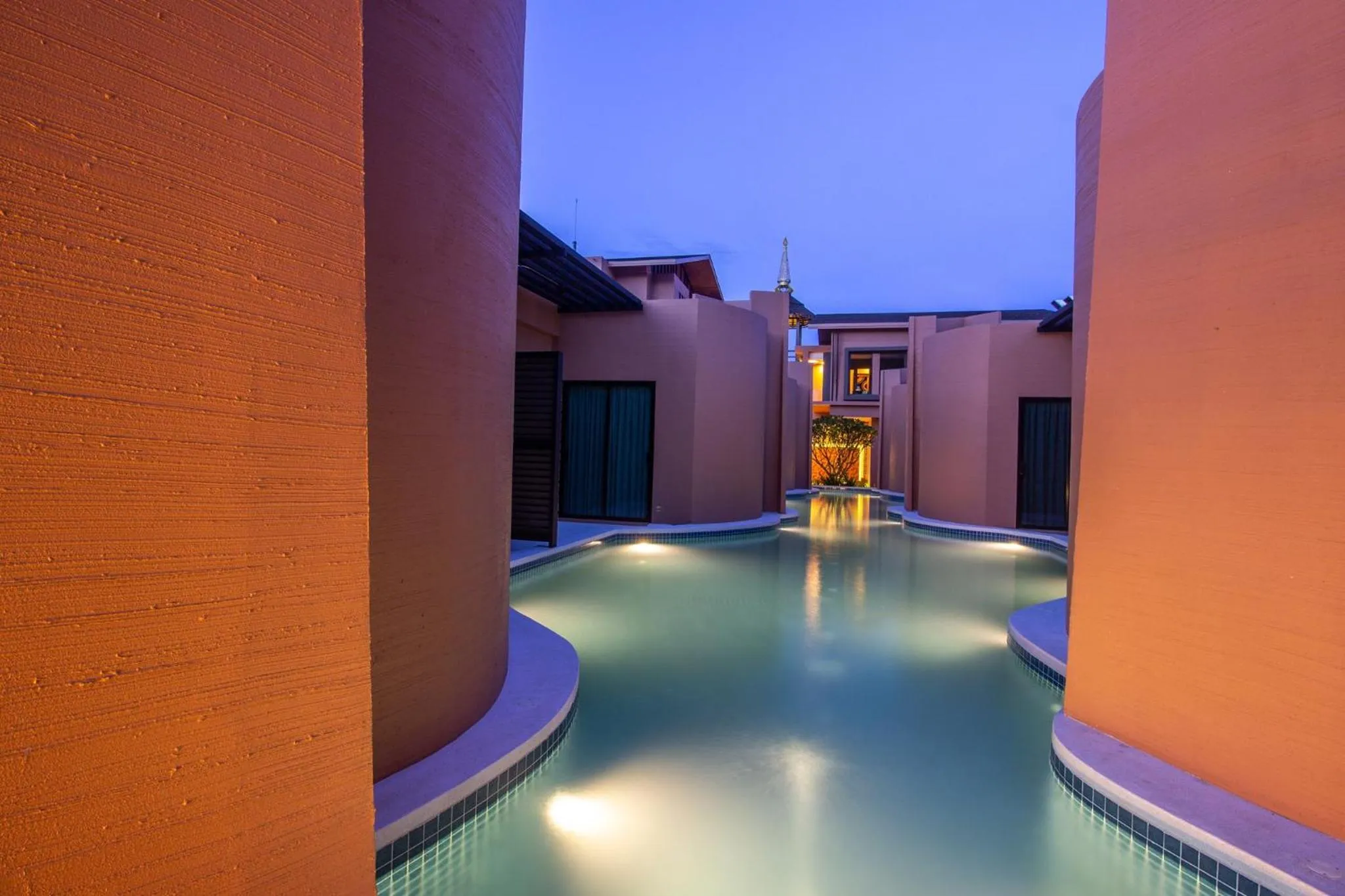 Swimming pool in Rachabhura Hotel